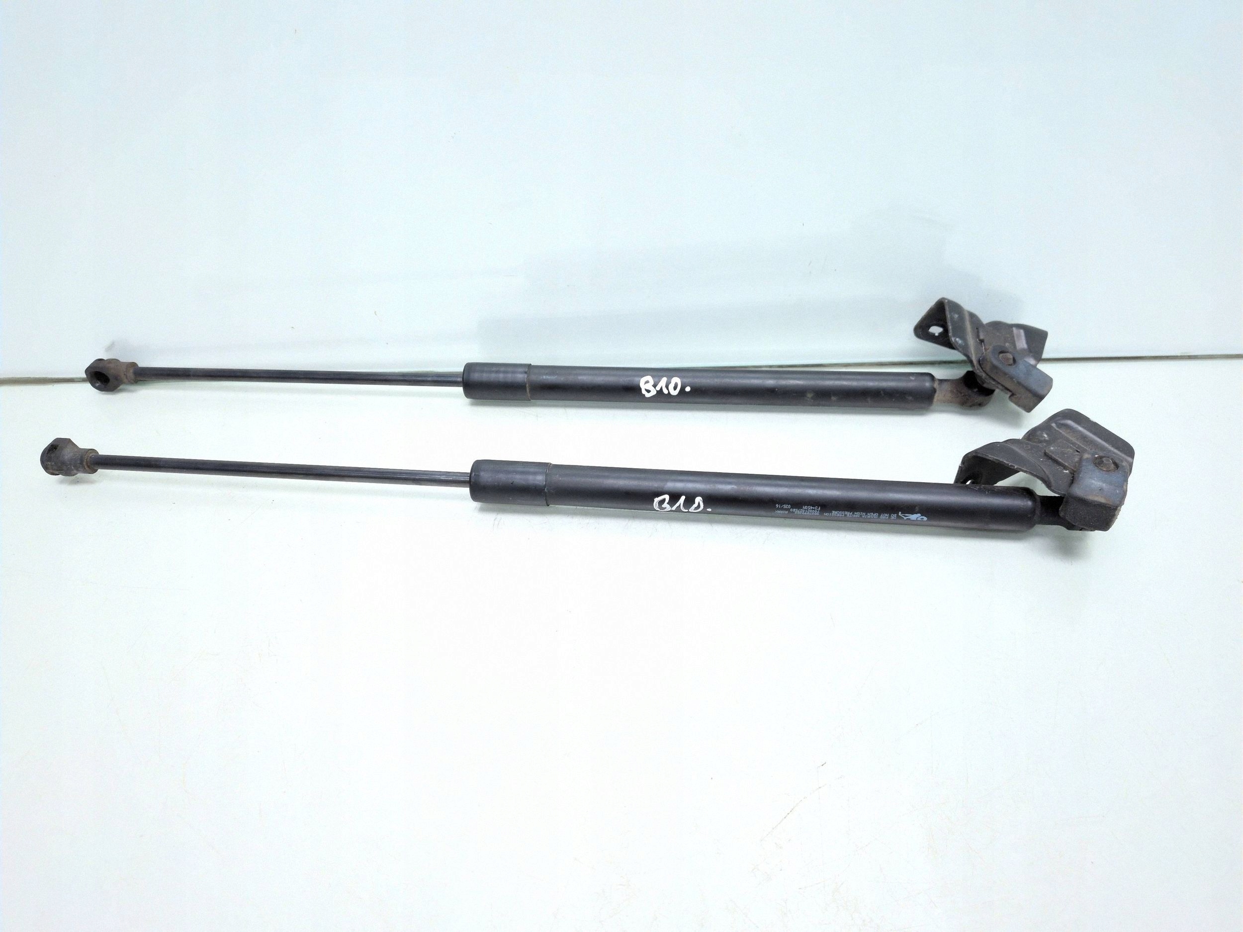 Peugeot 308 2014 Heckklappendämpfer OEM 9807899380 image 2