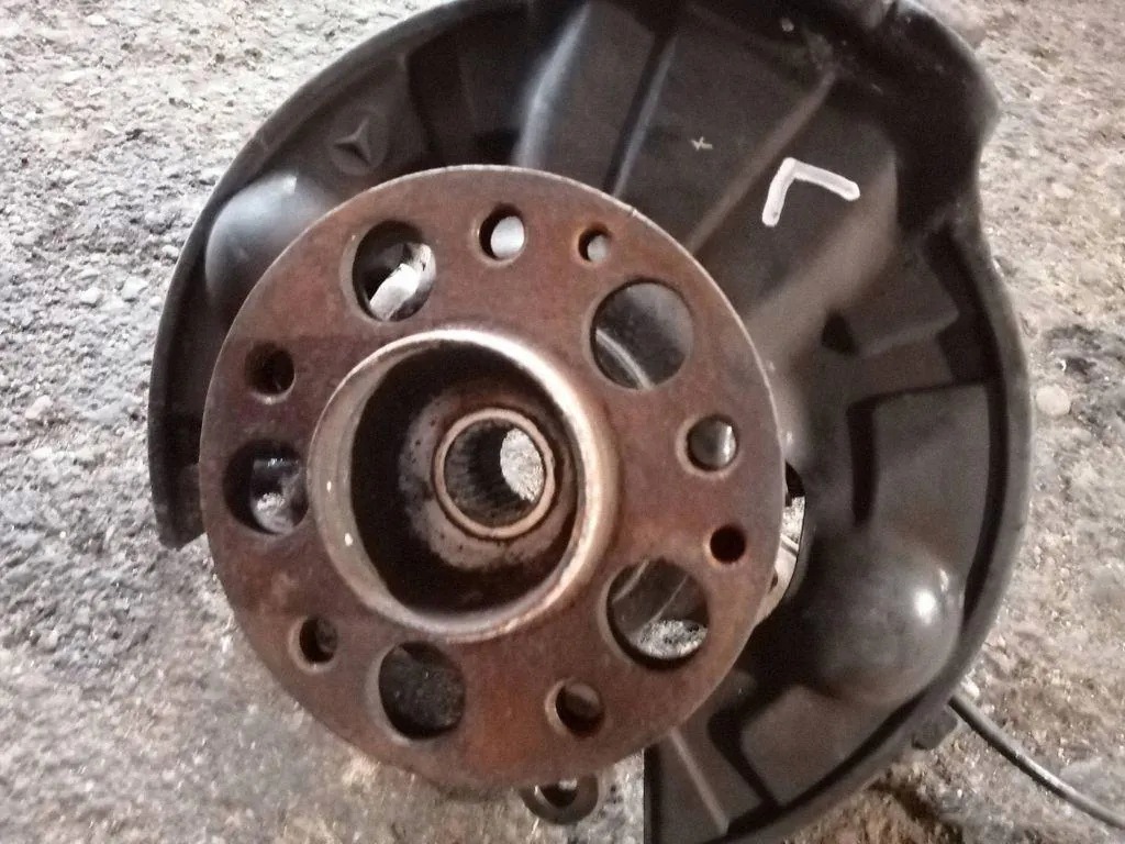 Braccio trasversale anteriore destro Mercedes A1683301620