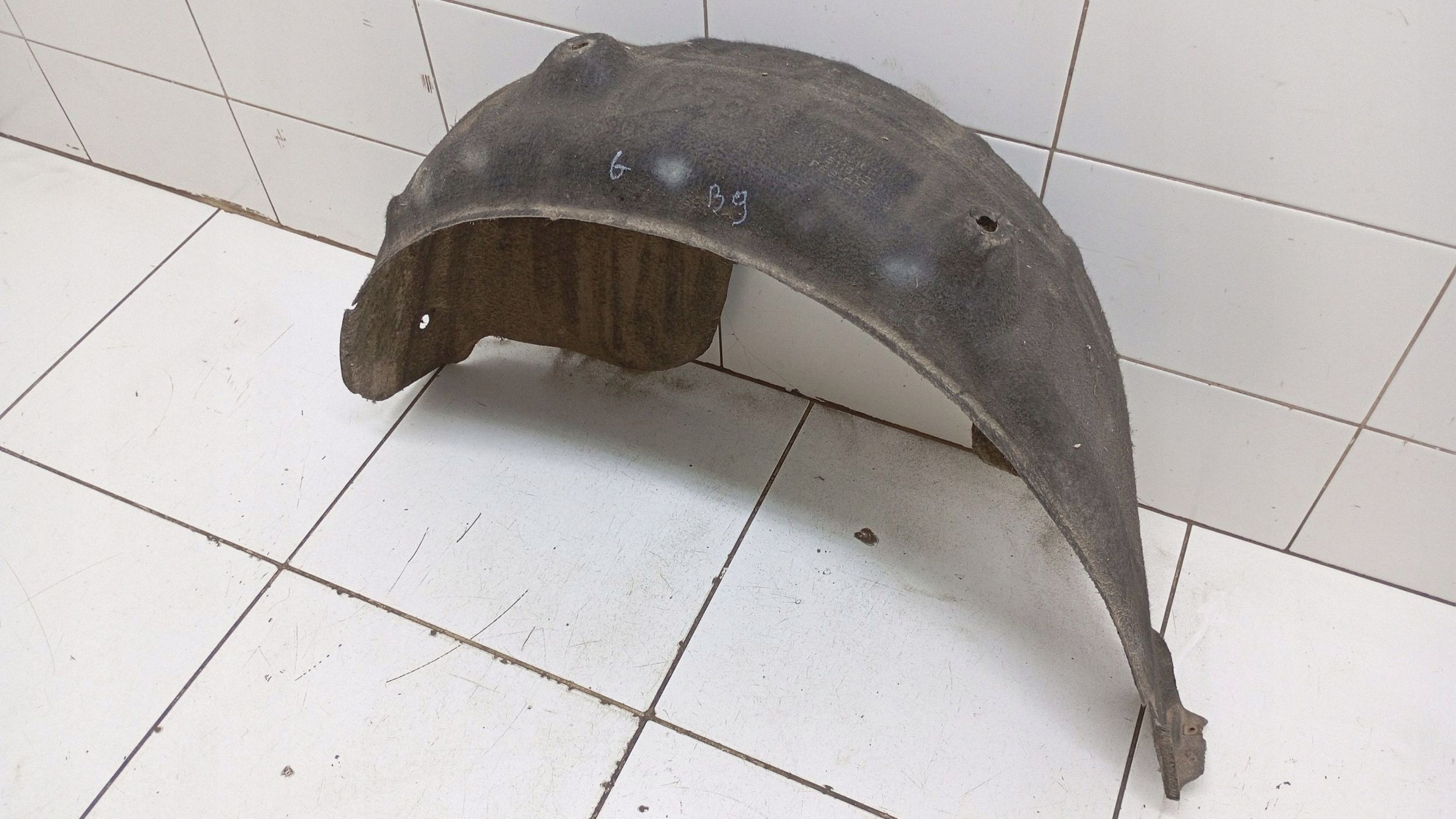 Takalokasuoja oikea Mini Cooper R56 7136168