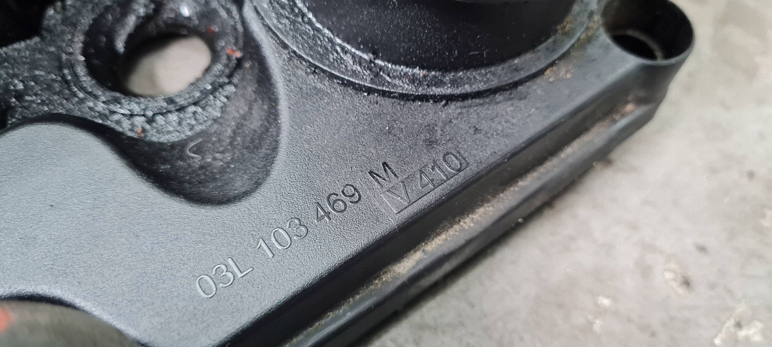 Ventildeckel Q5 8R A5 8T A4 B8 A6 C7 2.0 TDI 03L103469M image 9