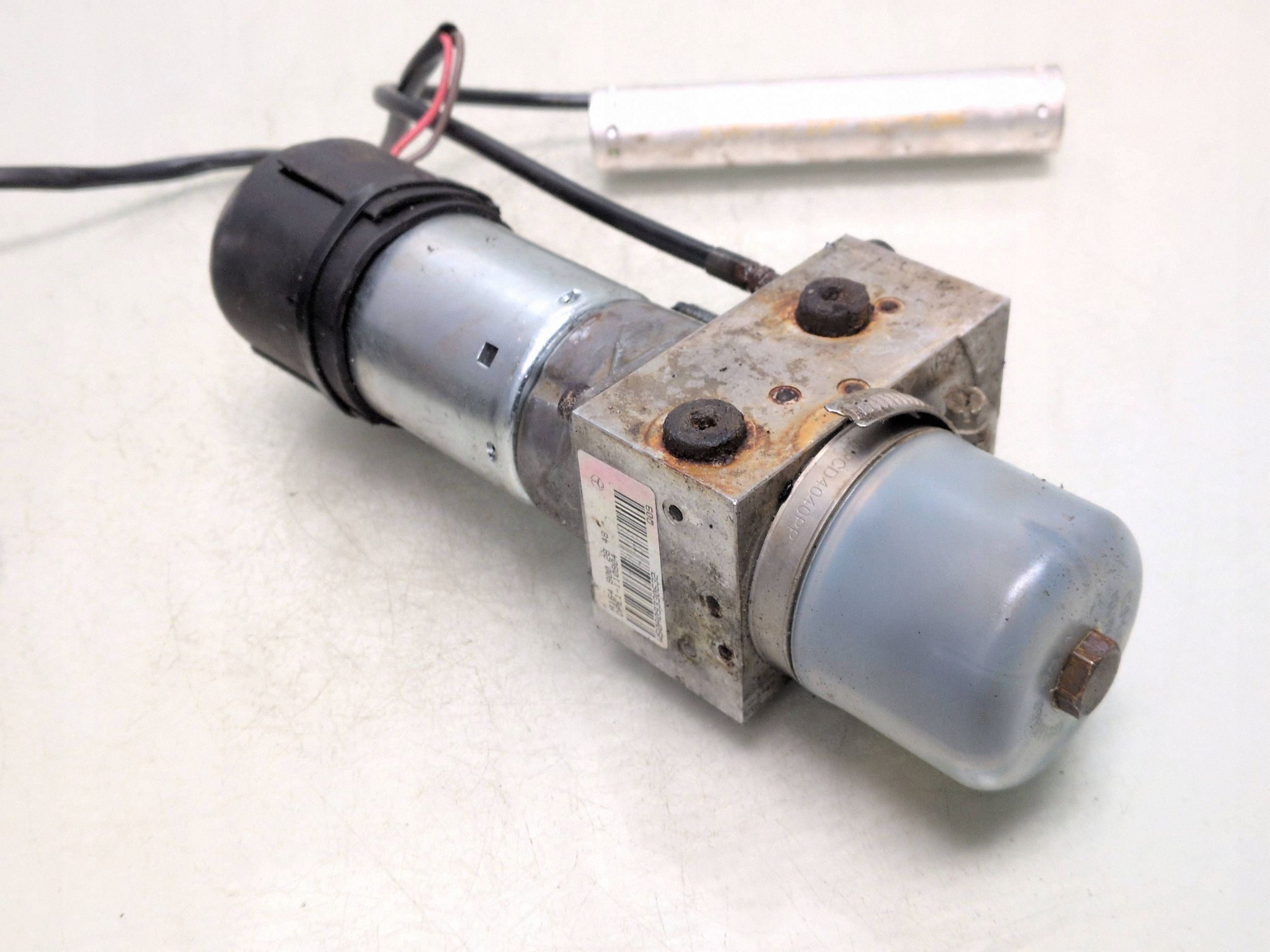 Mercedes-Benz OE A1648002848 Tailgate Pump image 7