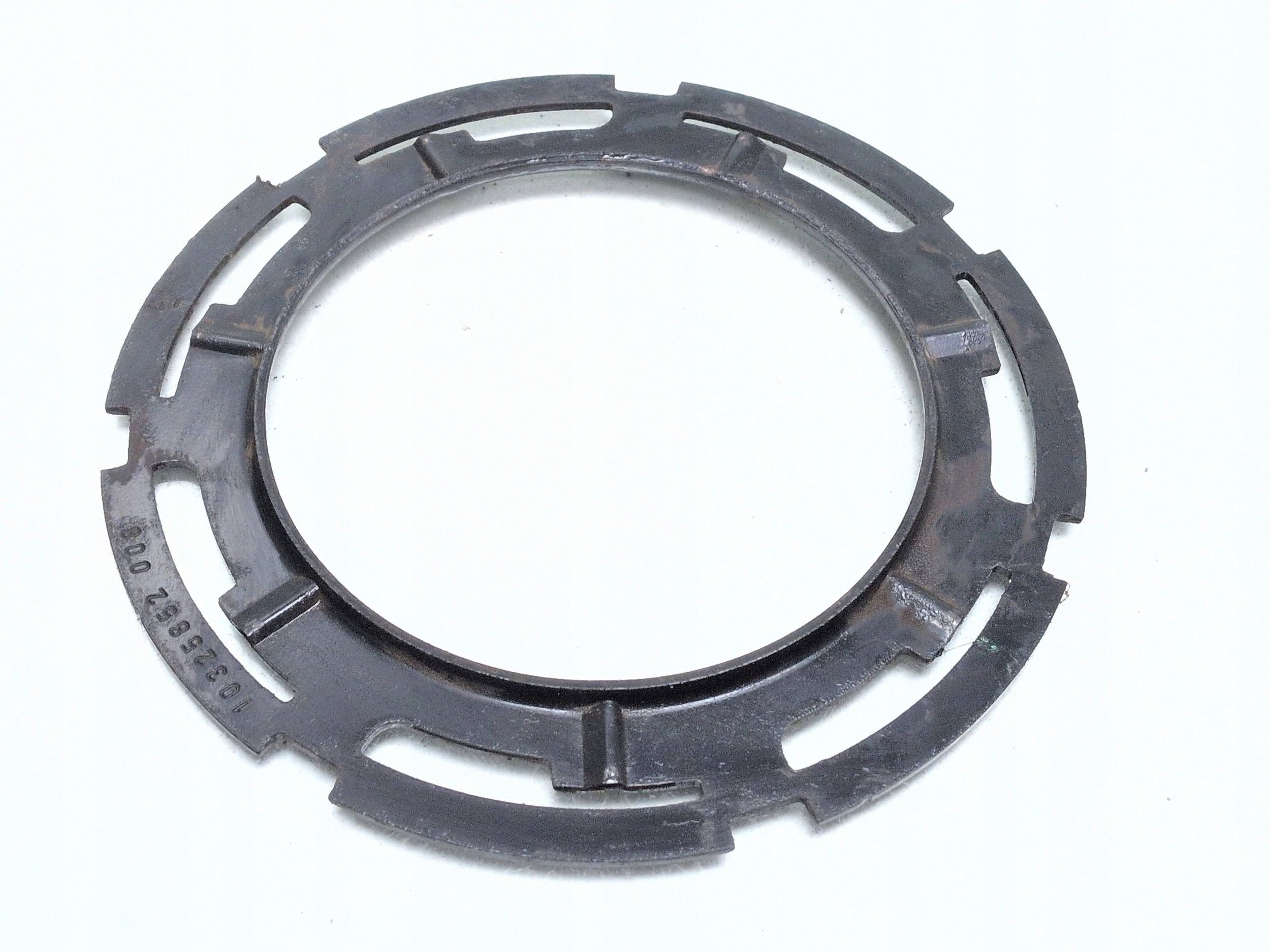 Opel Insignia A 2011 Écrou Pompe à Carburant OEM 10325852 image 2