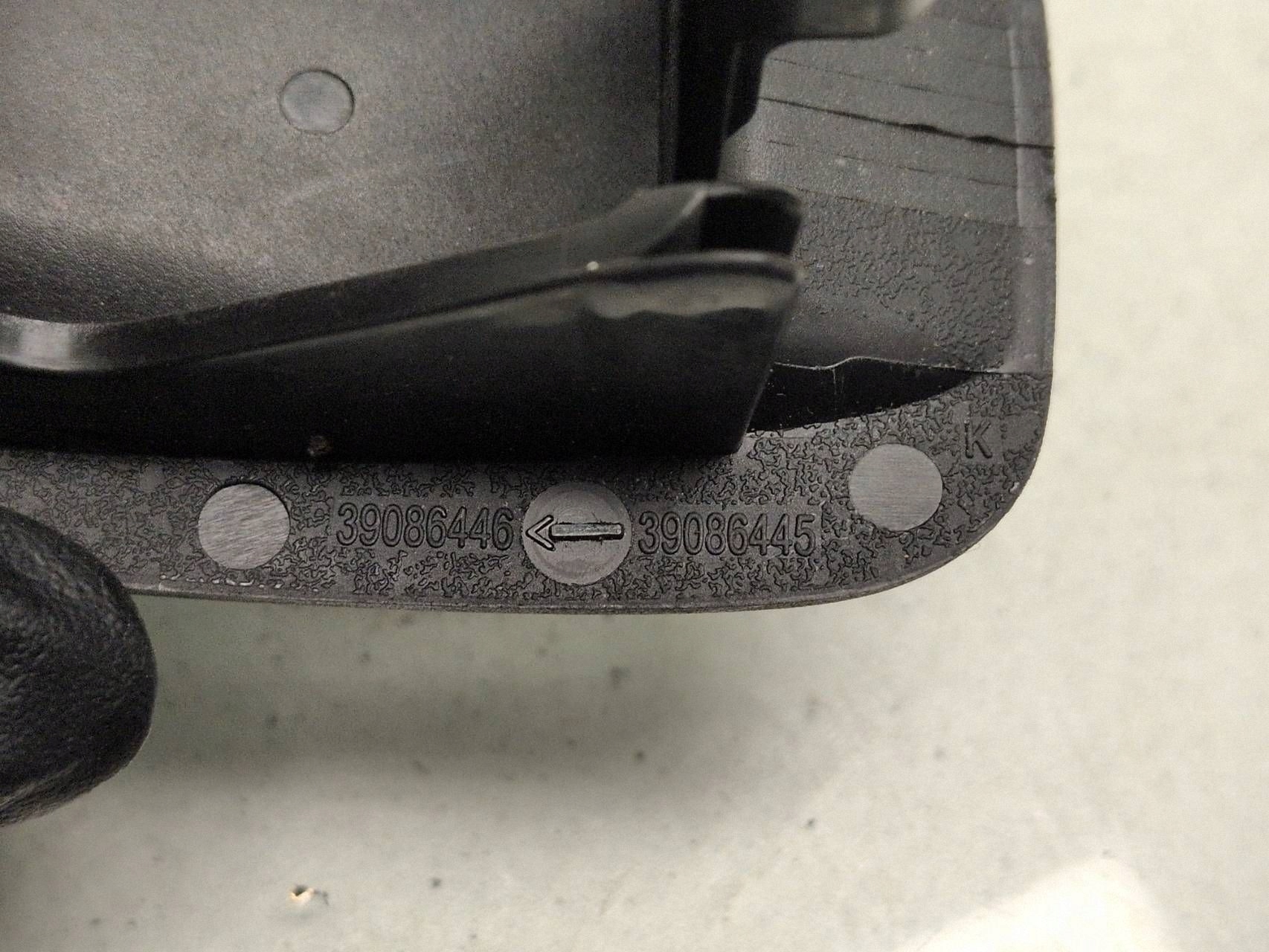 Cache ISOFIX Opel Insignia B 39086445 image 7