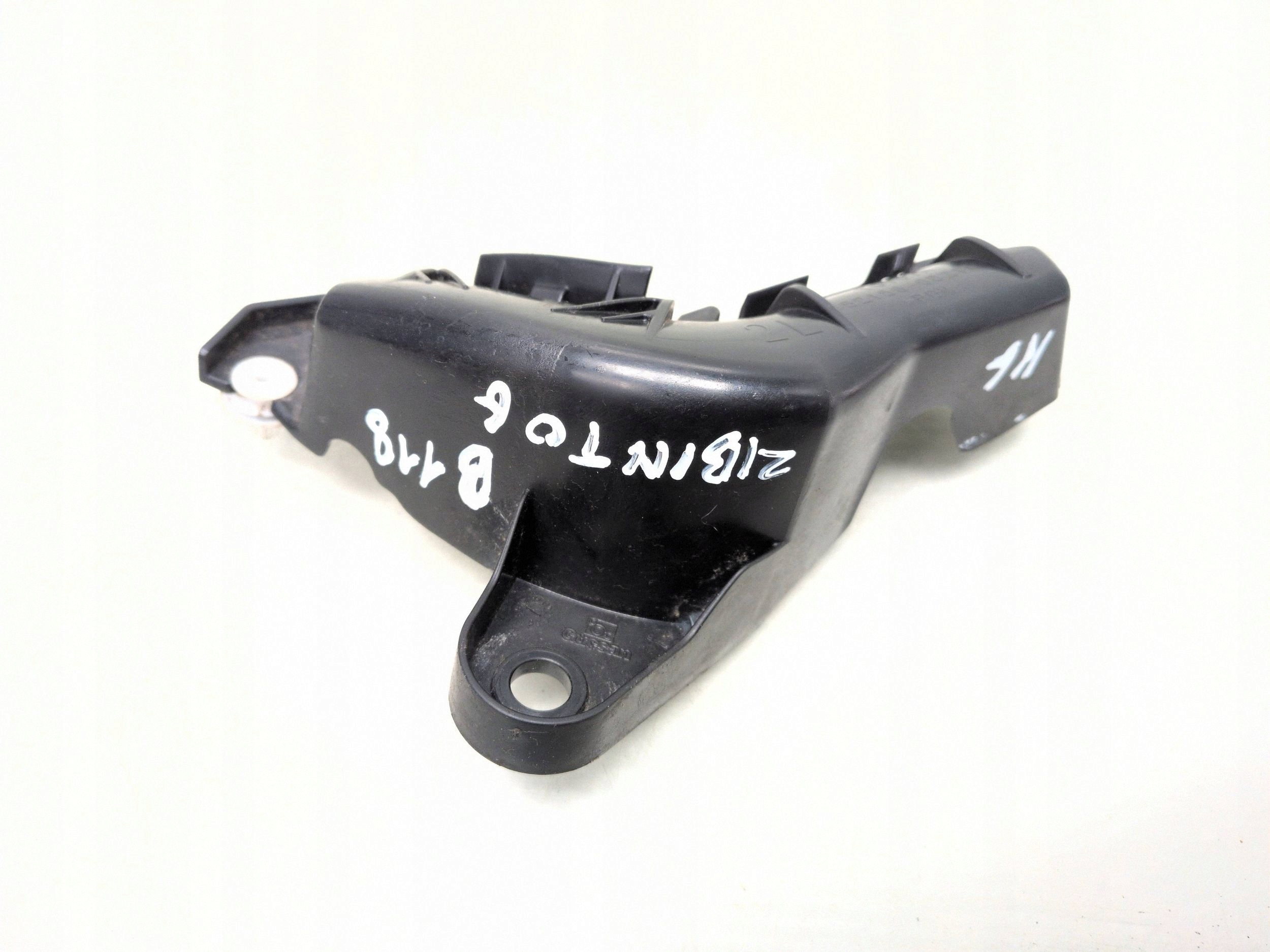 Toyota Yaris XP210 Takavalo 521560D210