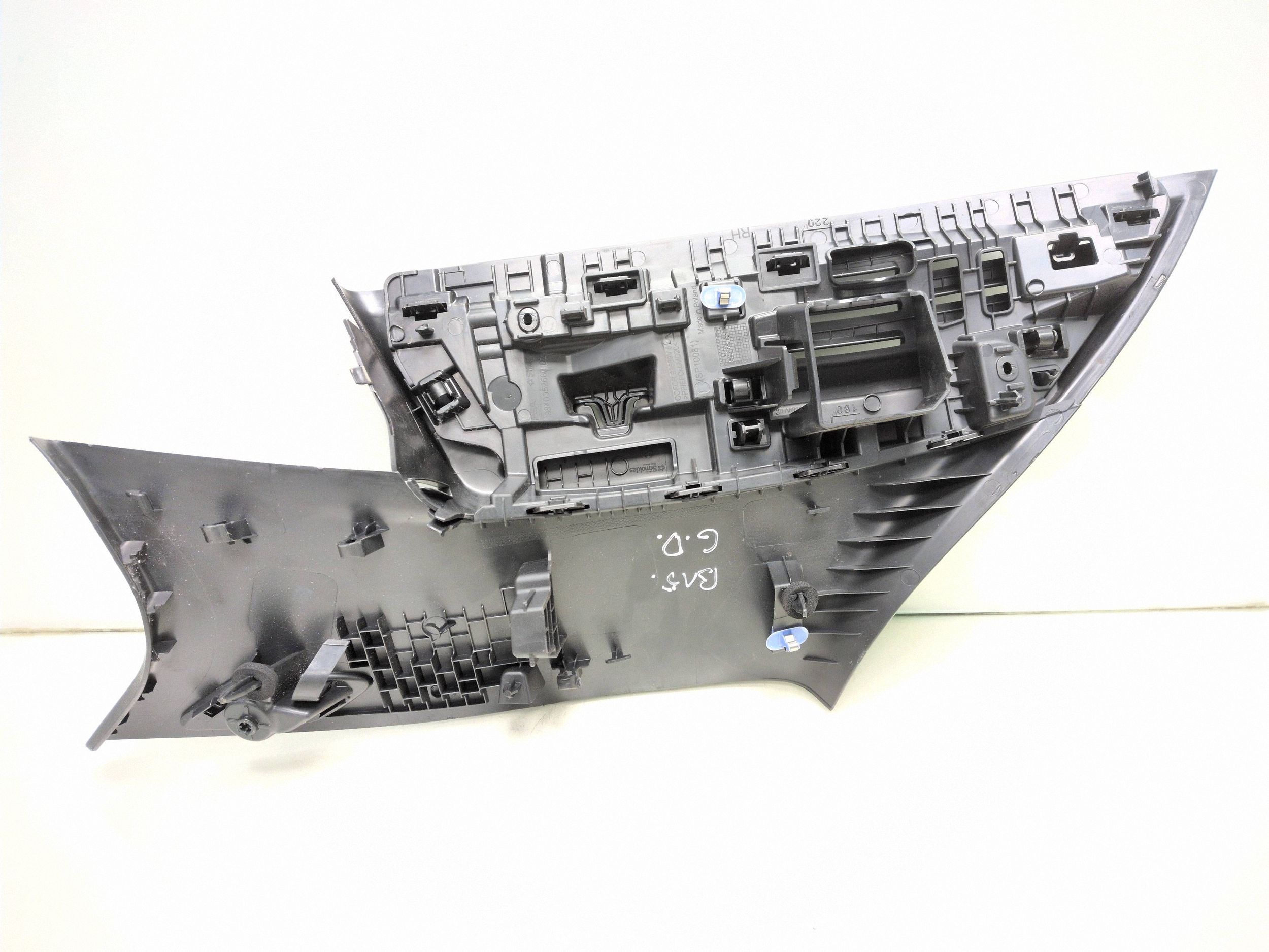 Opel Astra L 2023 Support de cache-bagages image 7