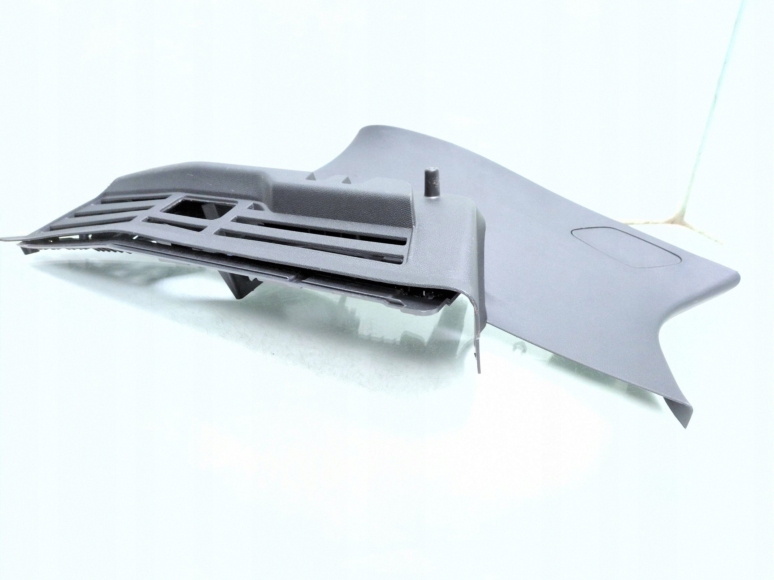 Opel Astra L 2023 Support de cache-bagages image 3