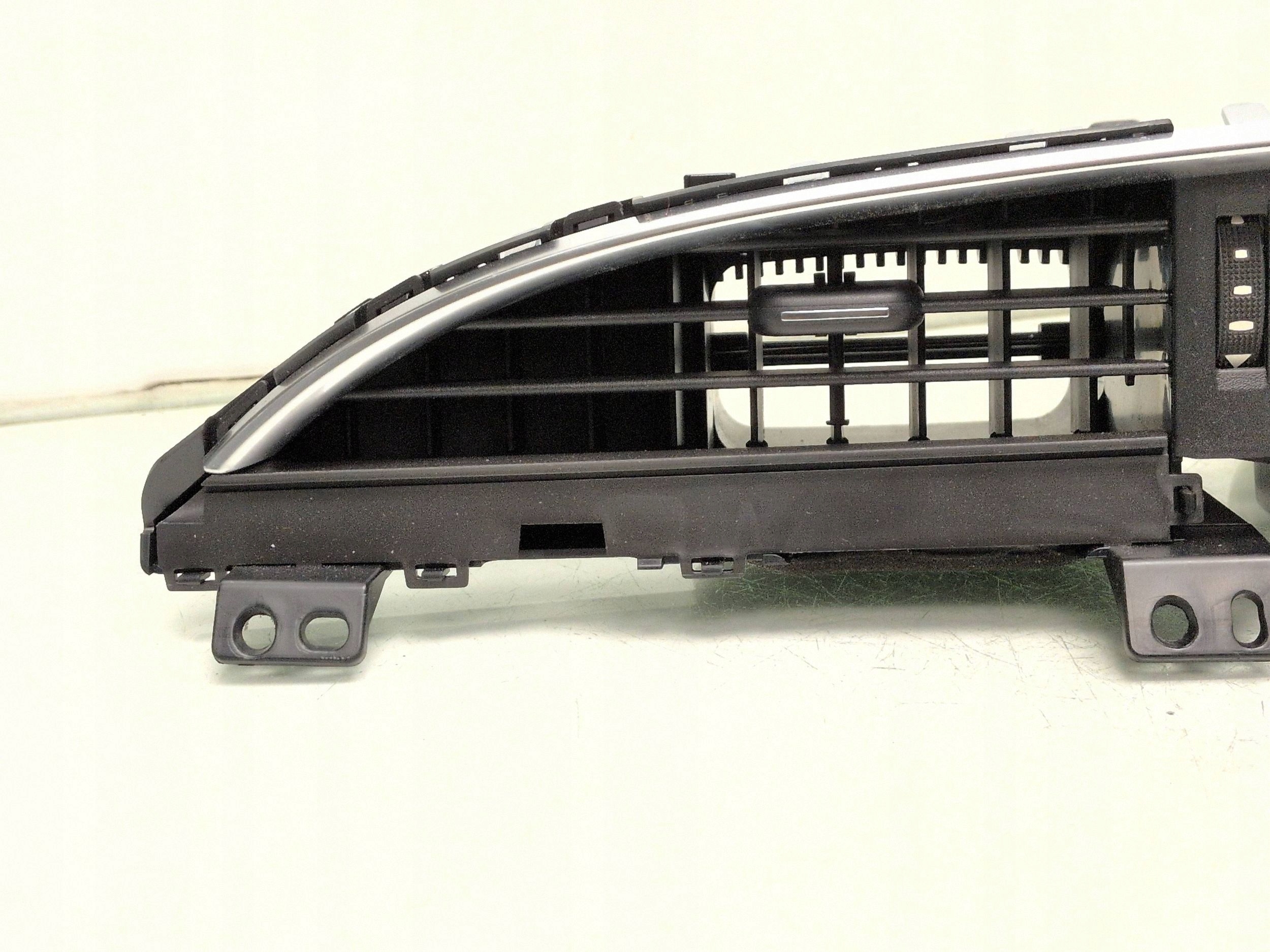 Toyota Yaris Ilmanvaihtosäleikkö 556700D250
