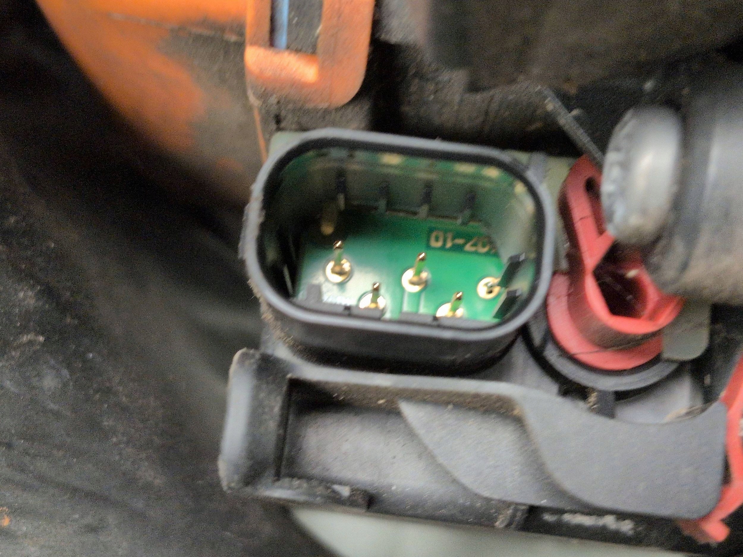 Opel Astra L Ladebuchse 9842235780 image 7