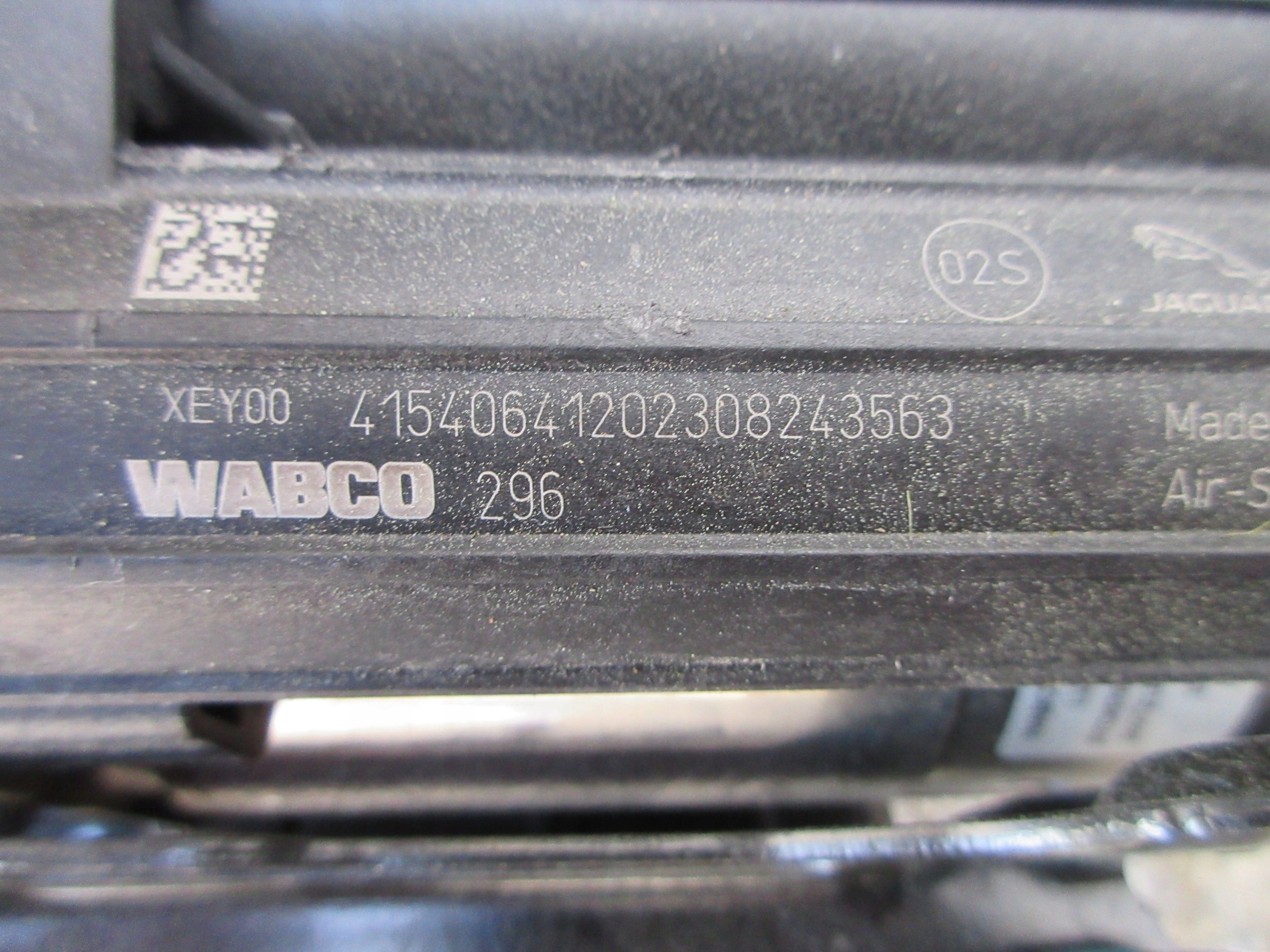 Ilmajousikompressori Land Rover Range Rover Sport M8E2-3B484-AB