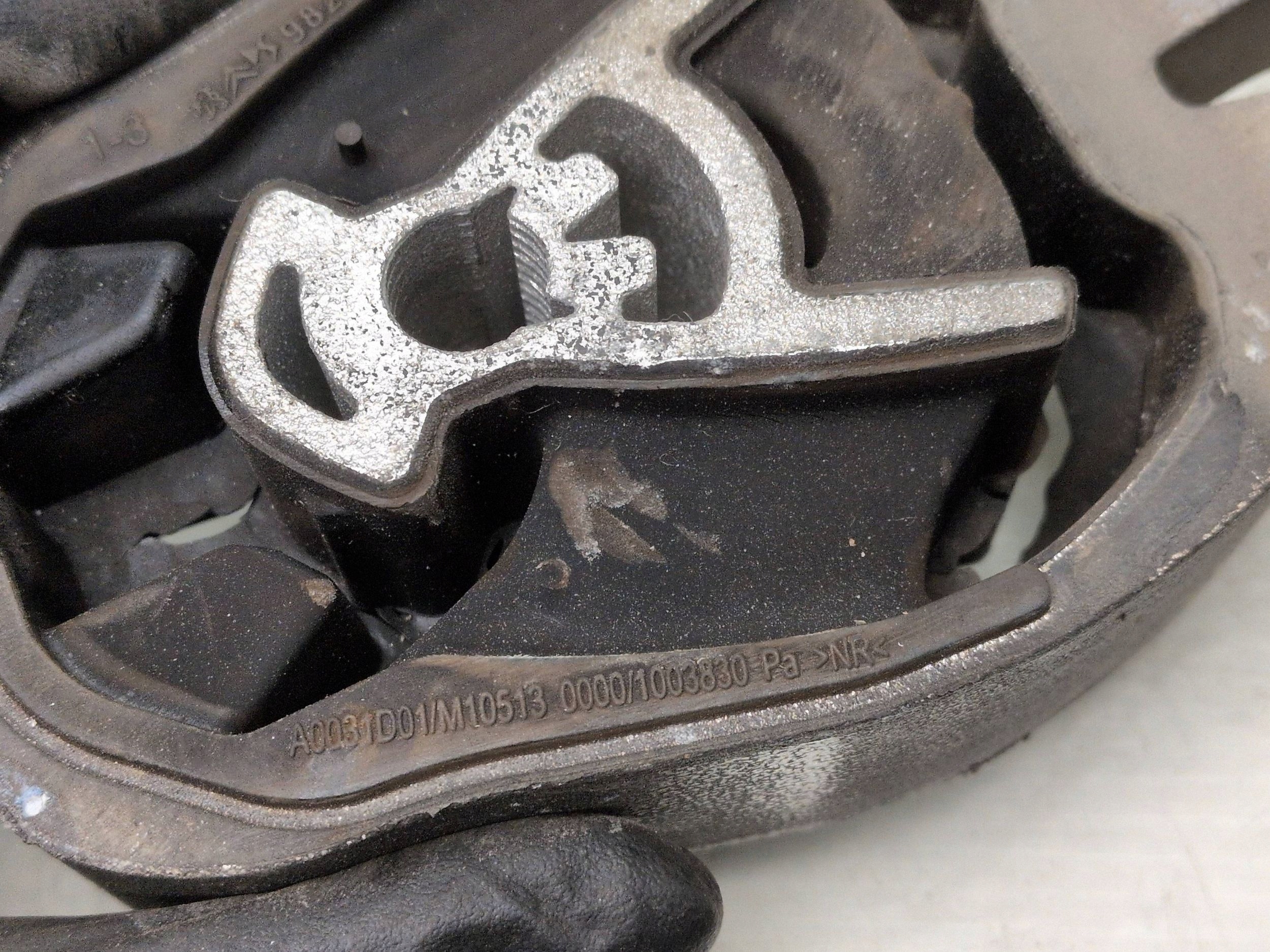 2023 Opel Astra L Gearbox Mount 9820511880 Used