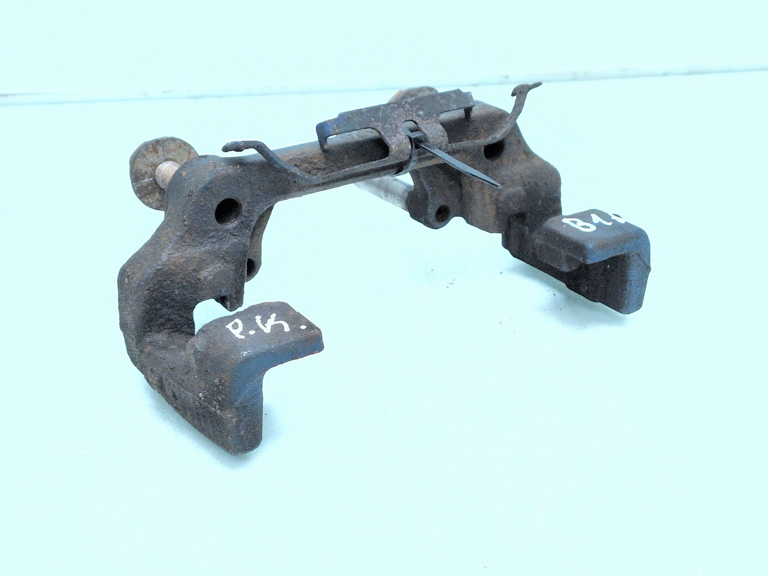 BMW 1 F20 F21 Etujarrusatulan runko 714627