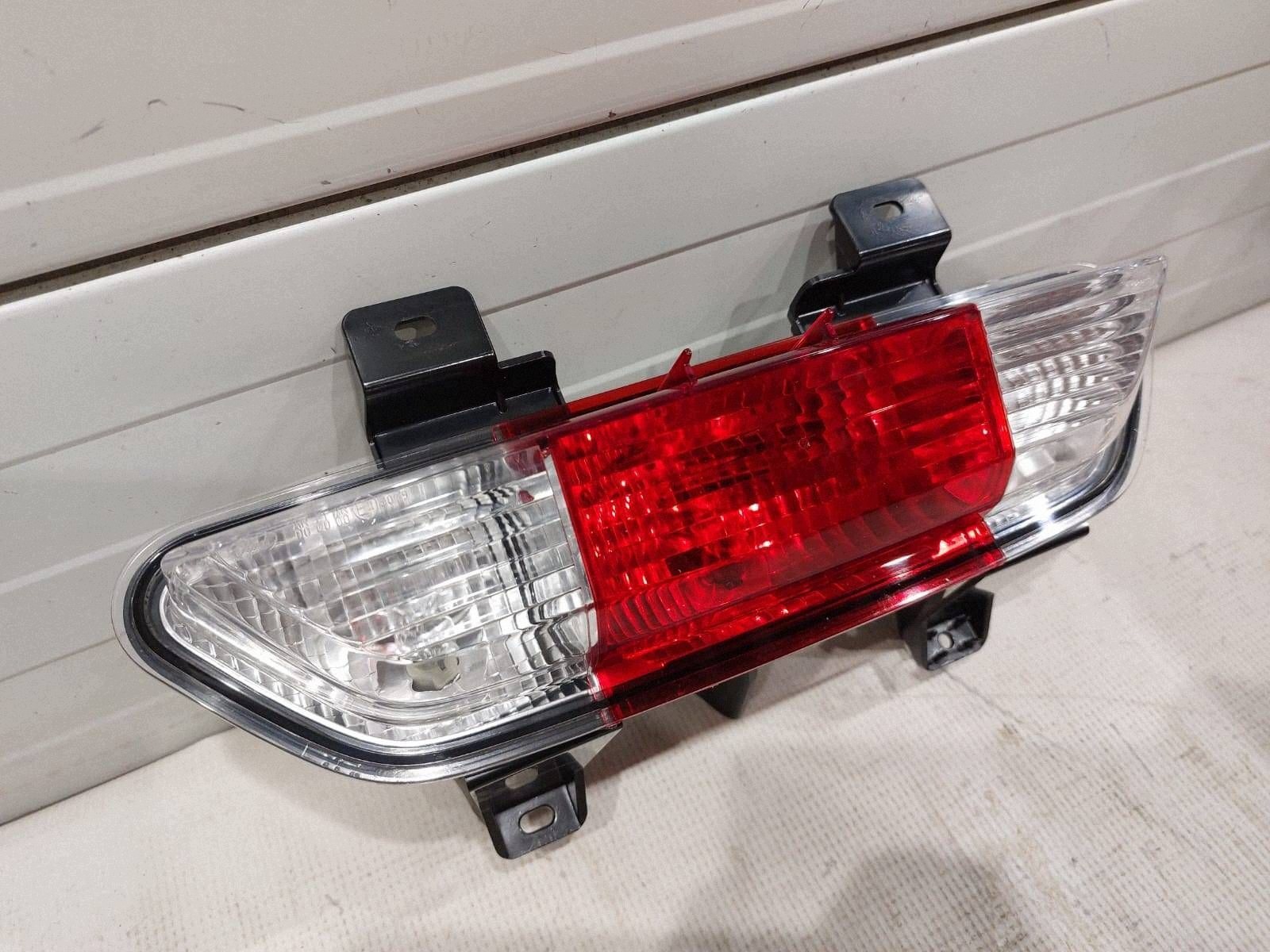 Peruutusvalo Ford Mustang VI JR3Z15500C Käytetty
