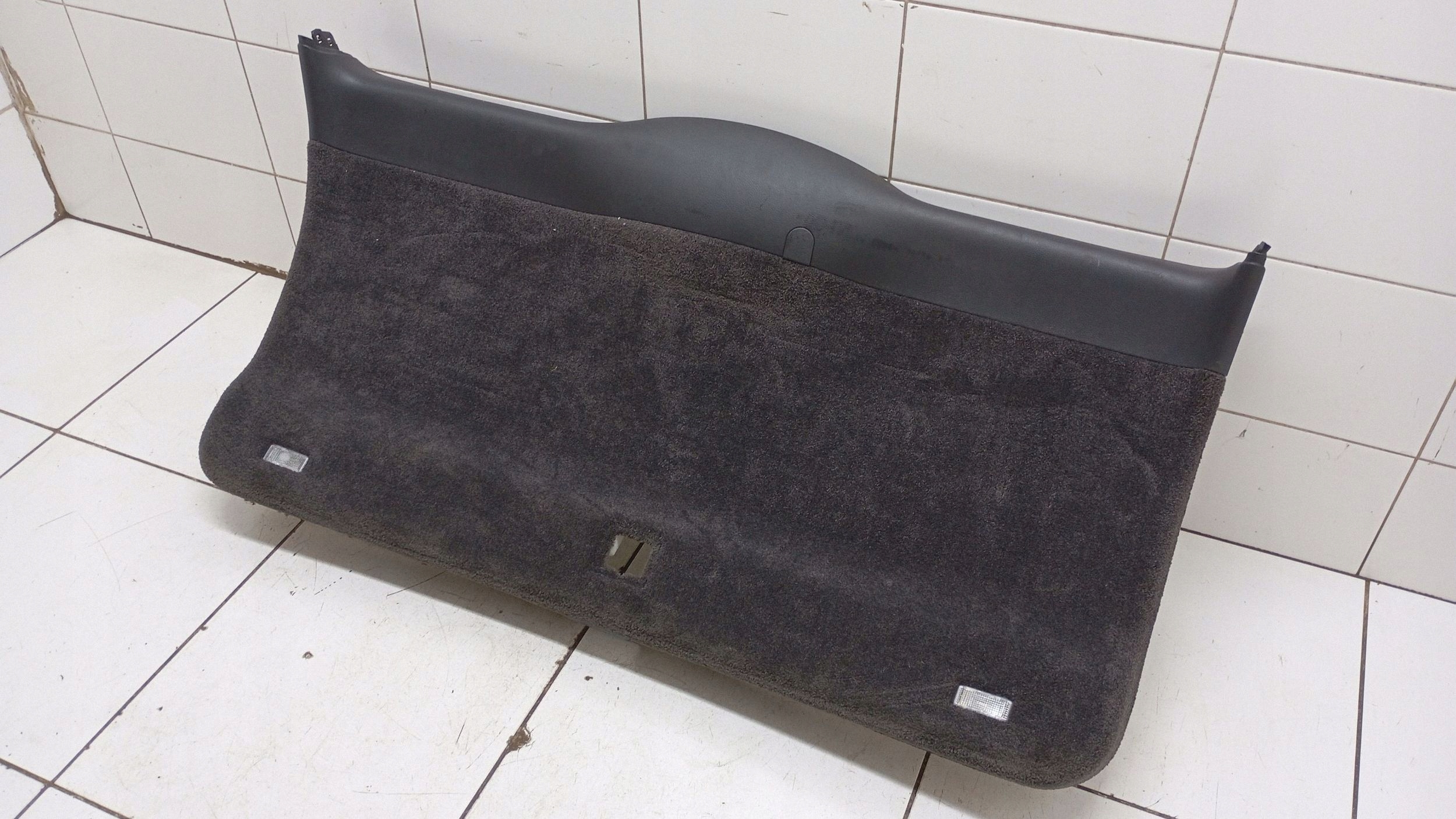 Plastiques coffre Porsche Cayenne 7L5867601 image 3