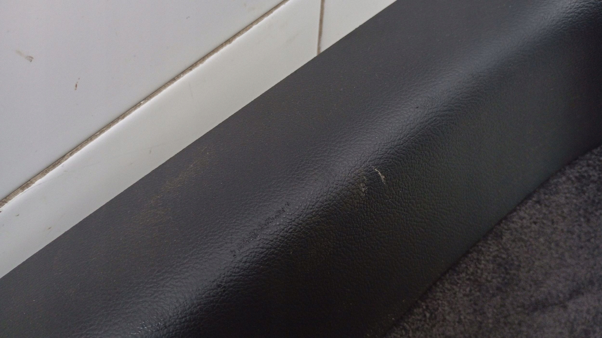 Plastiques coffre Porsche Cayenne 7L5867601 image 7