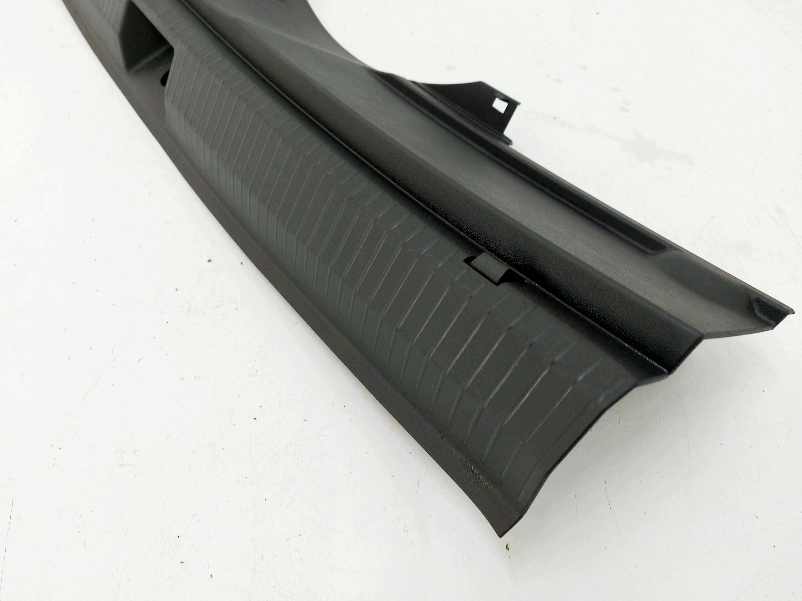 Cubierta para parachoques trasero VW Tiguan III 571863459 image 4