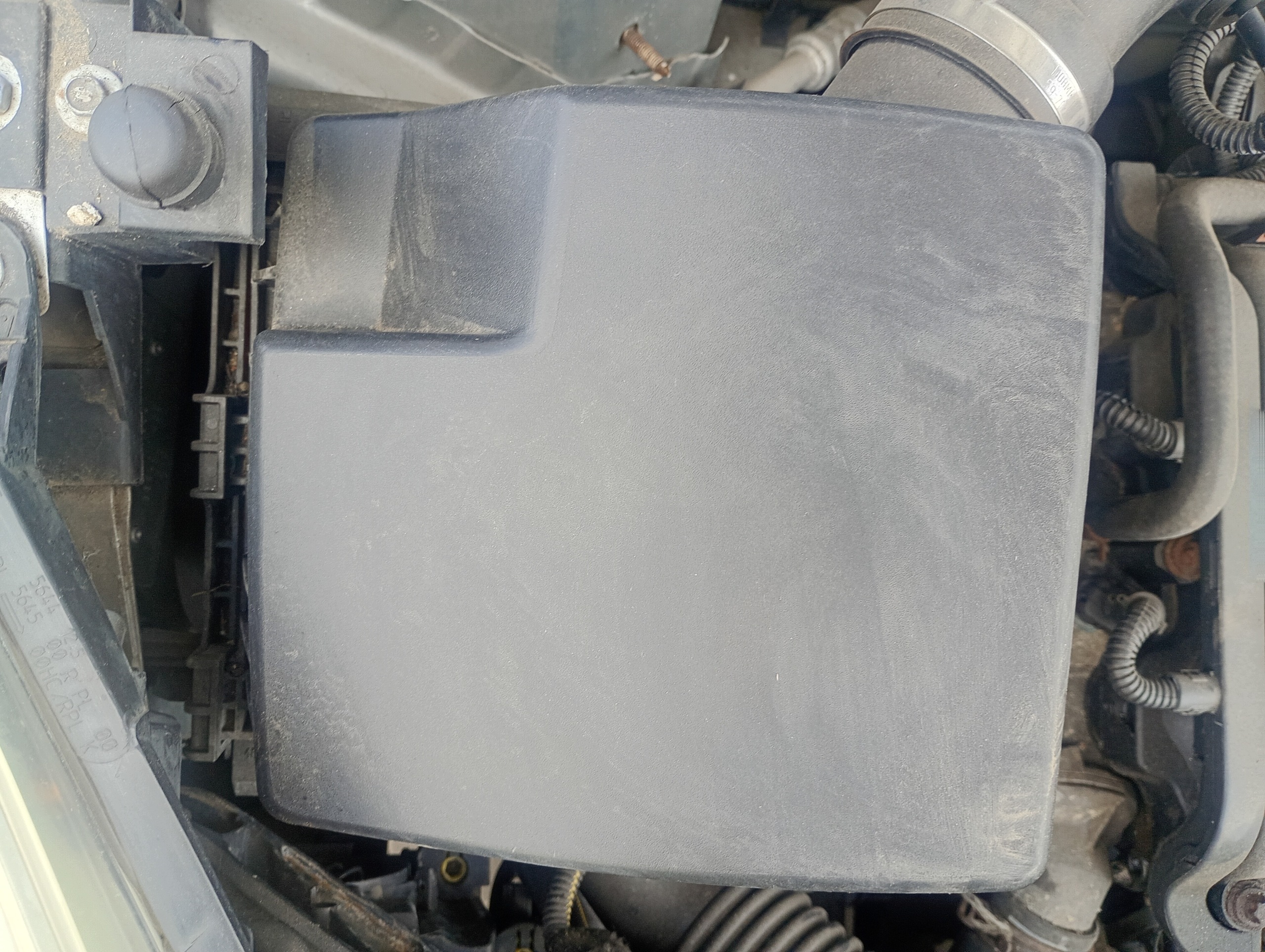 Ilmanpuhdistimen kotelo Opel Corsa D 06-14 1.2