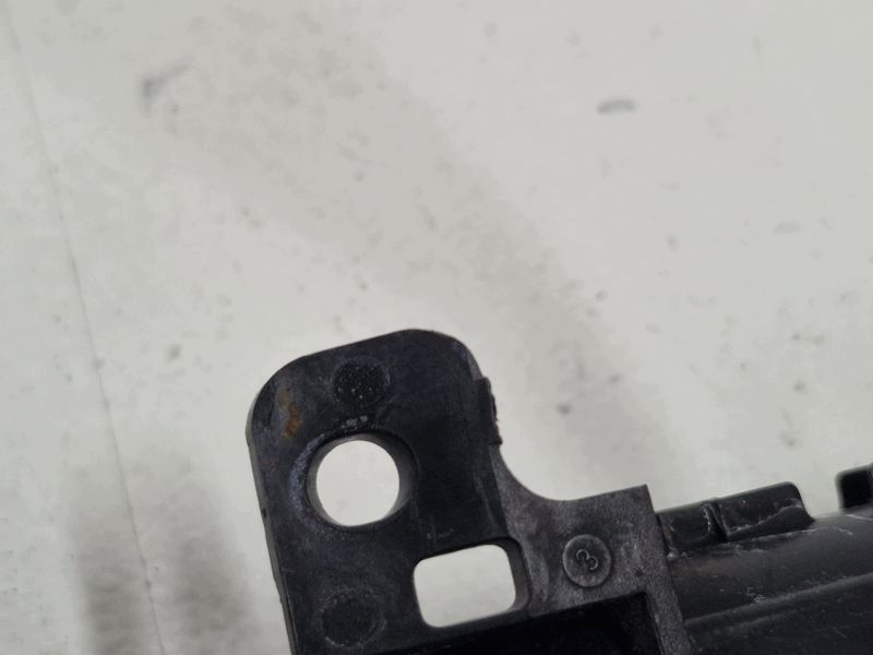 Peugeot 308 II T9 etusumuvalon pesuri, vasen, OEM 65424532 image 7