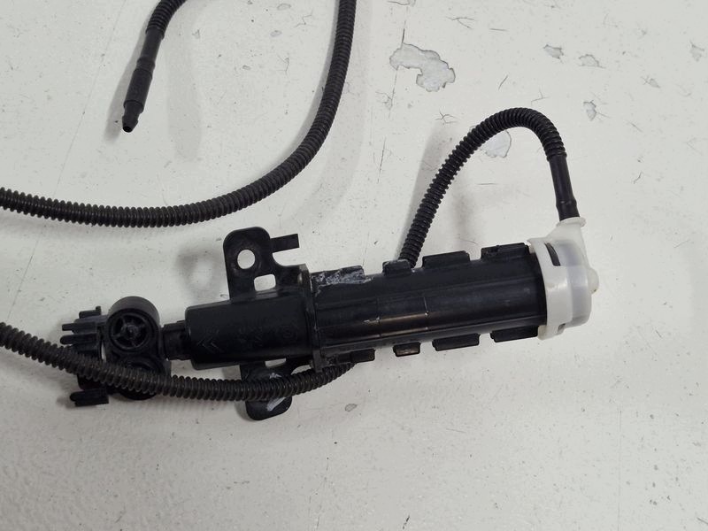 Peugeot 308 II T9 etusumuvalon pesuri, vasen, OEM 65424532 image 8
