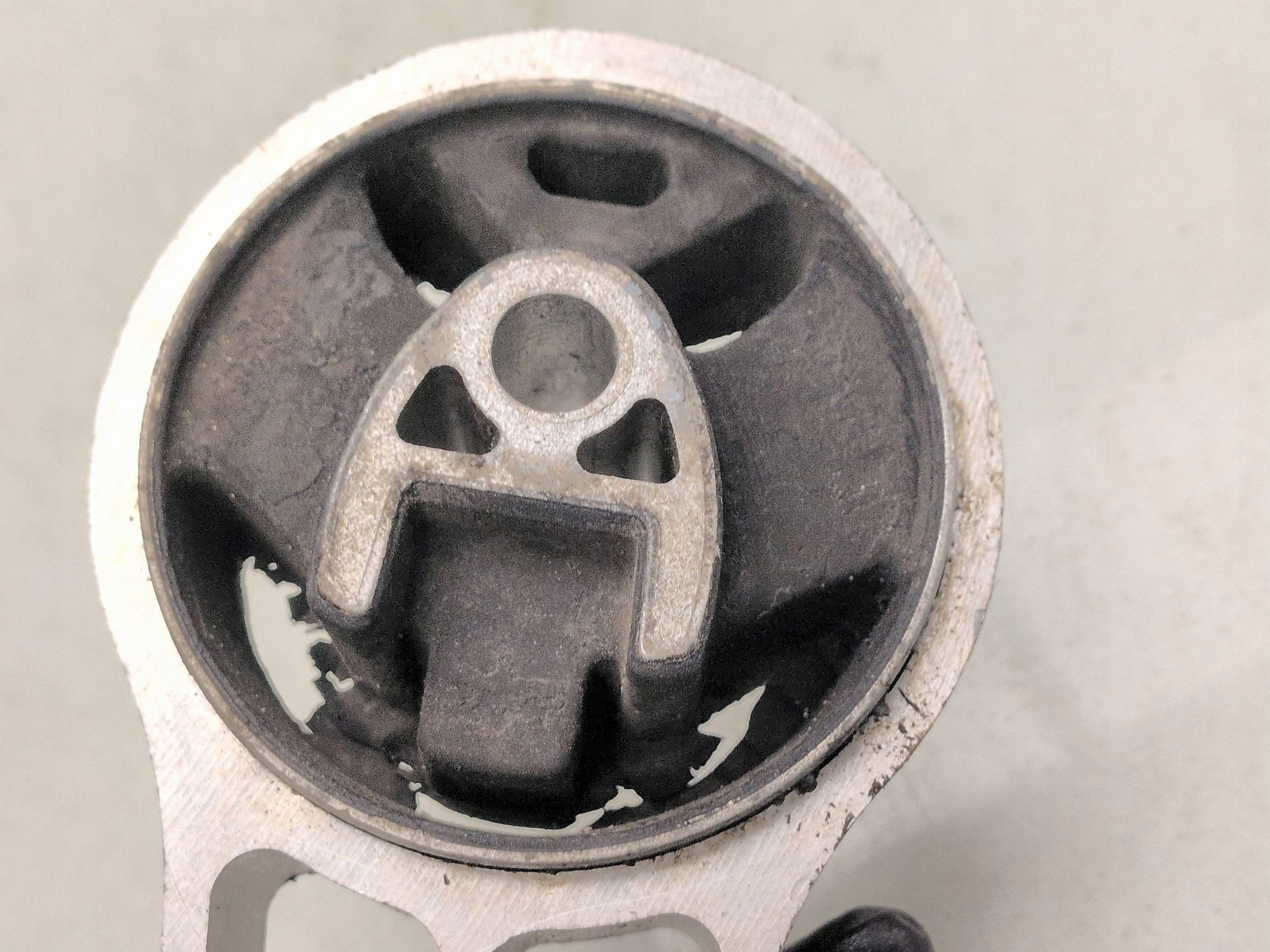 2010 Mini One Cooper Clubman R55 Engine Mount image 4