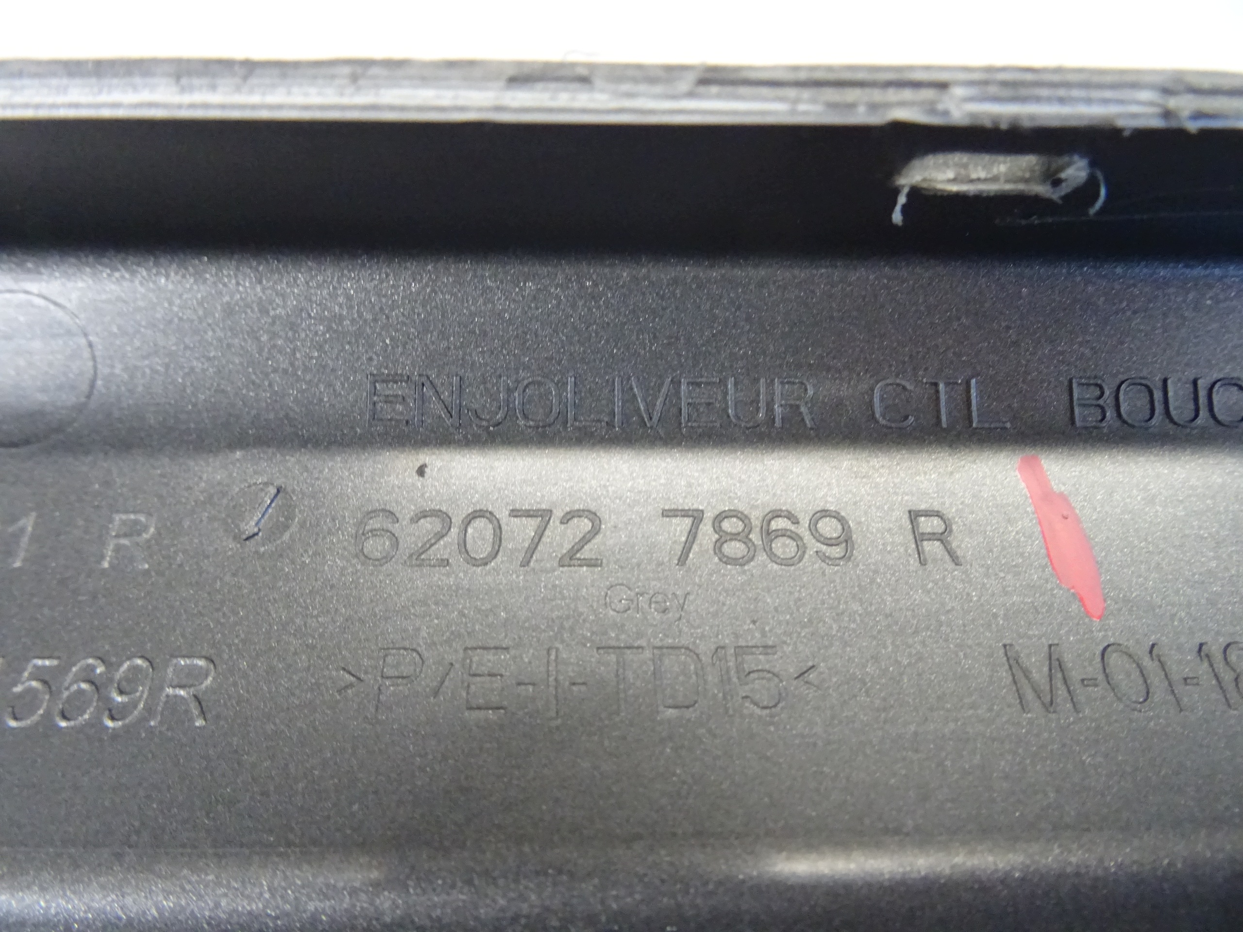 Spoiler Dacia Sandero III Stepway Usado image 8