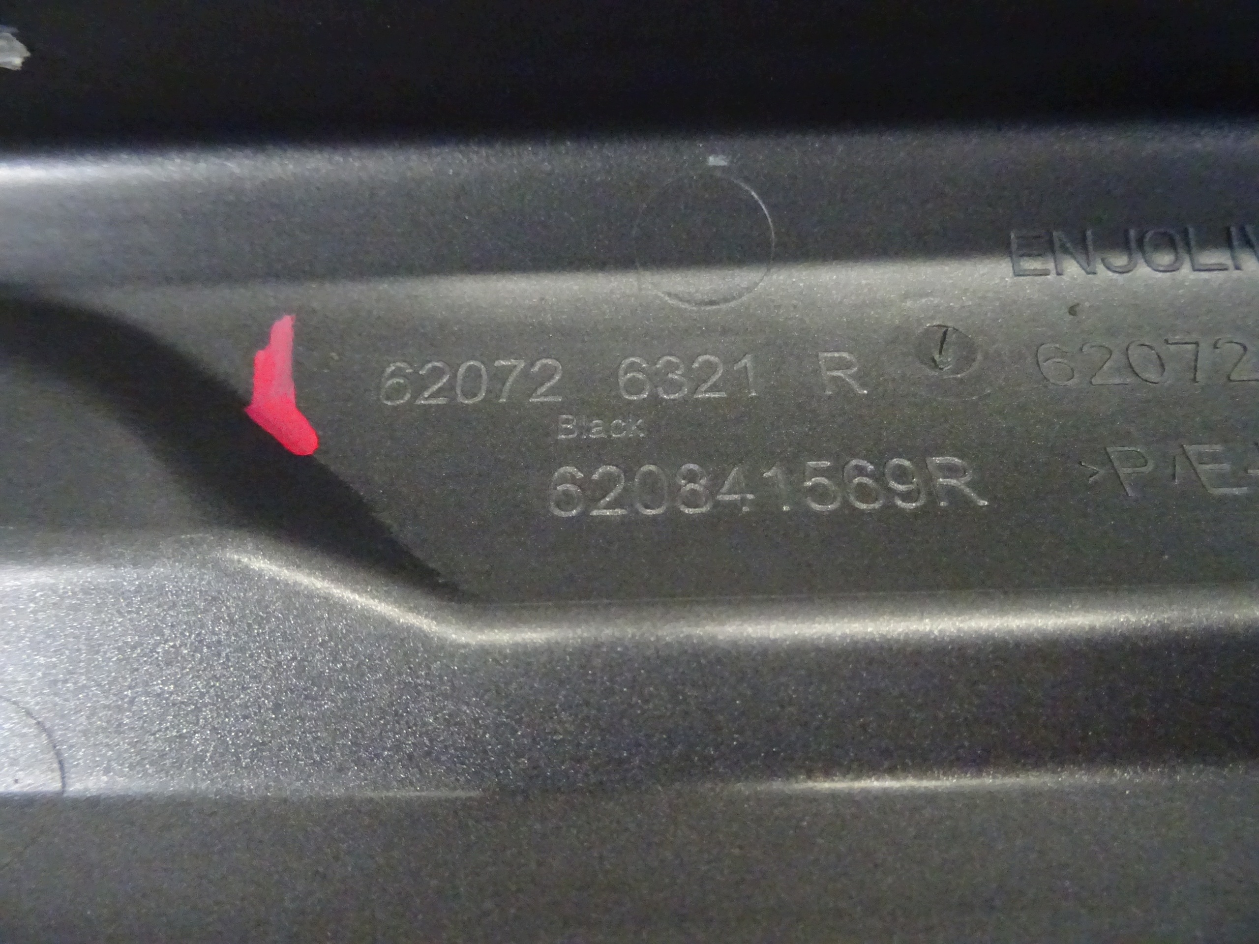 Spoiler Dacia Sandero III Stepway Usado image 9