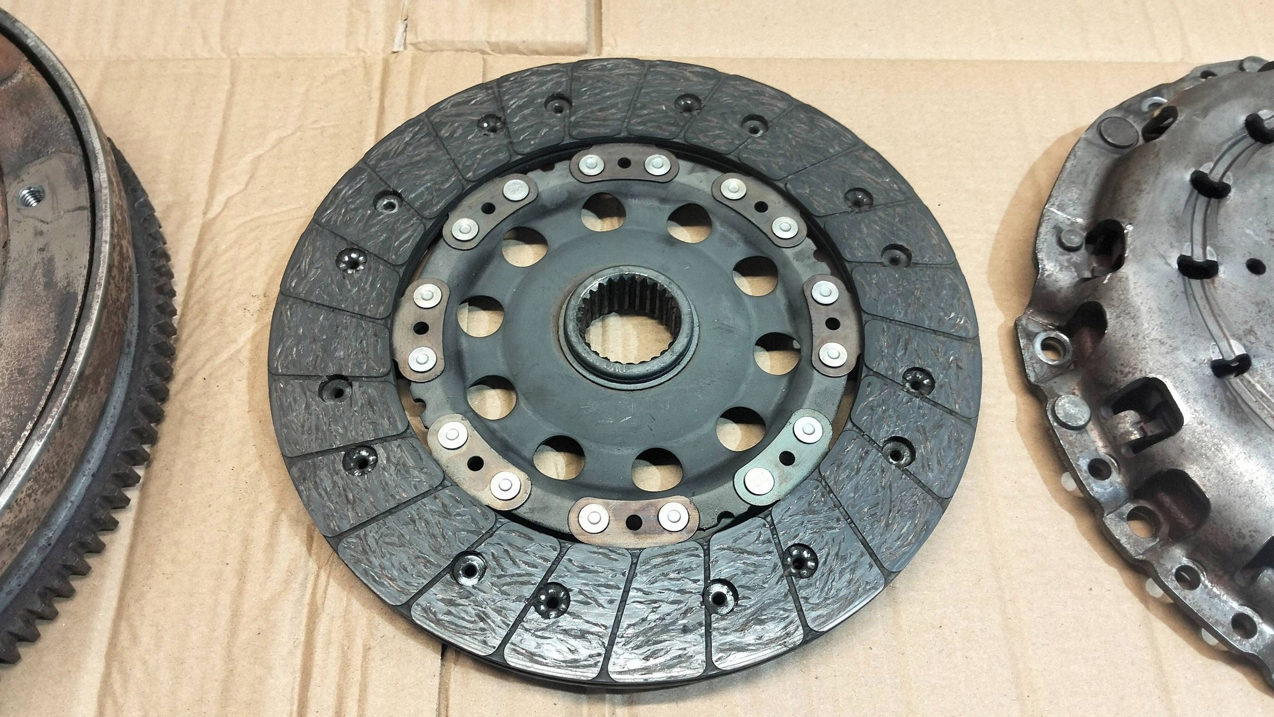 Embrague Disco BMW OE 7587160 Usado image 4