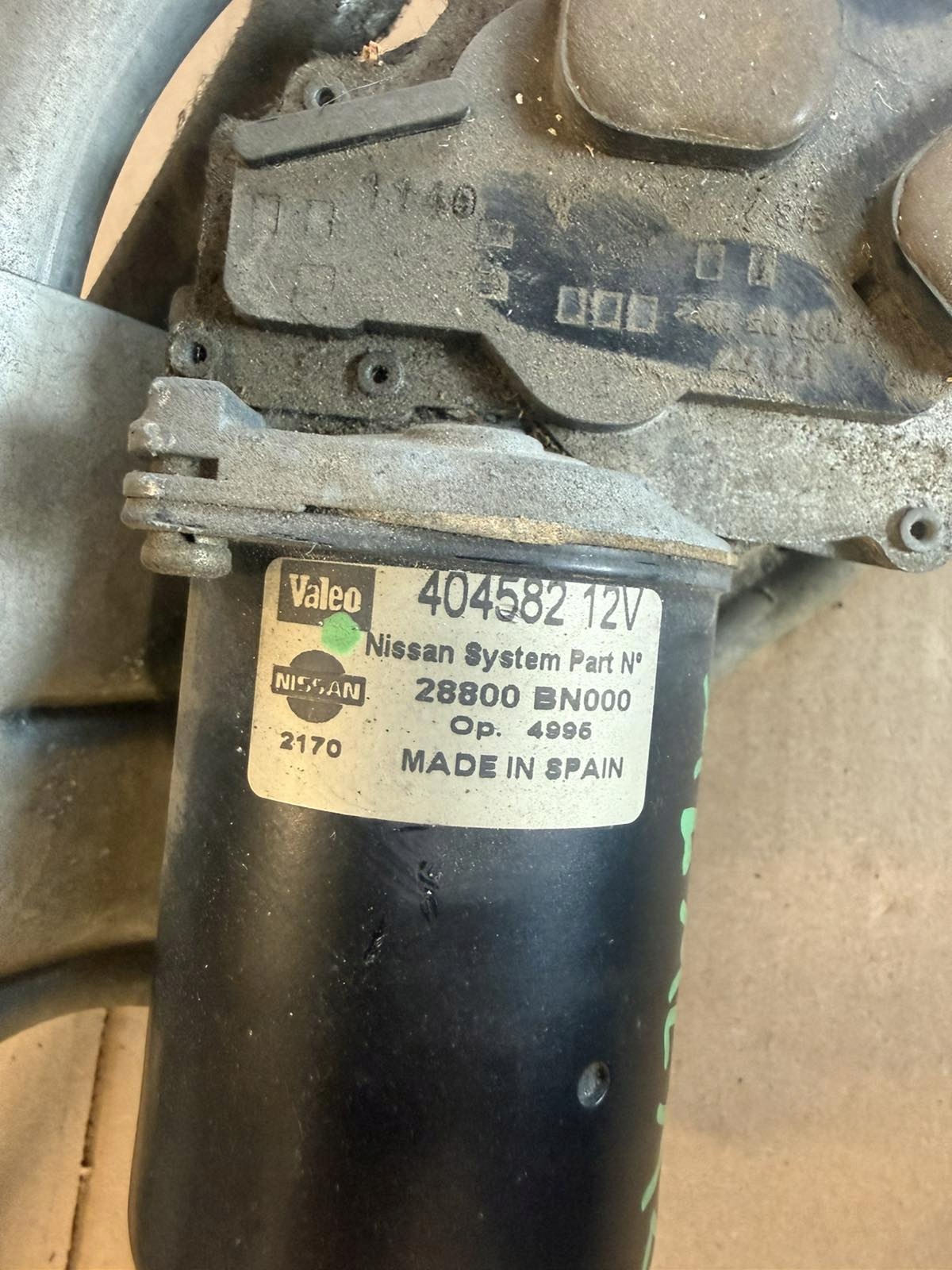 Tuulilasinpyyhkijän mekanismi Nissan Almera N16