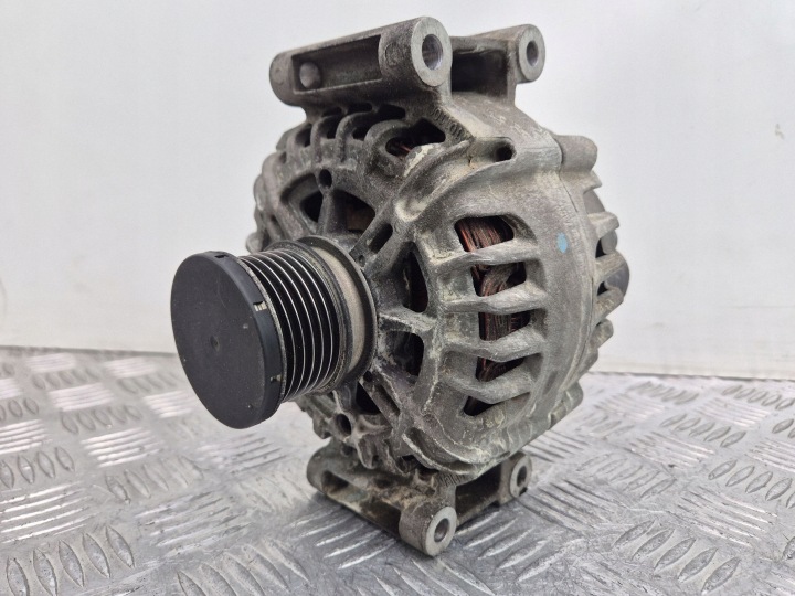 Generator Mercedes-Benz OE A0009063000