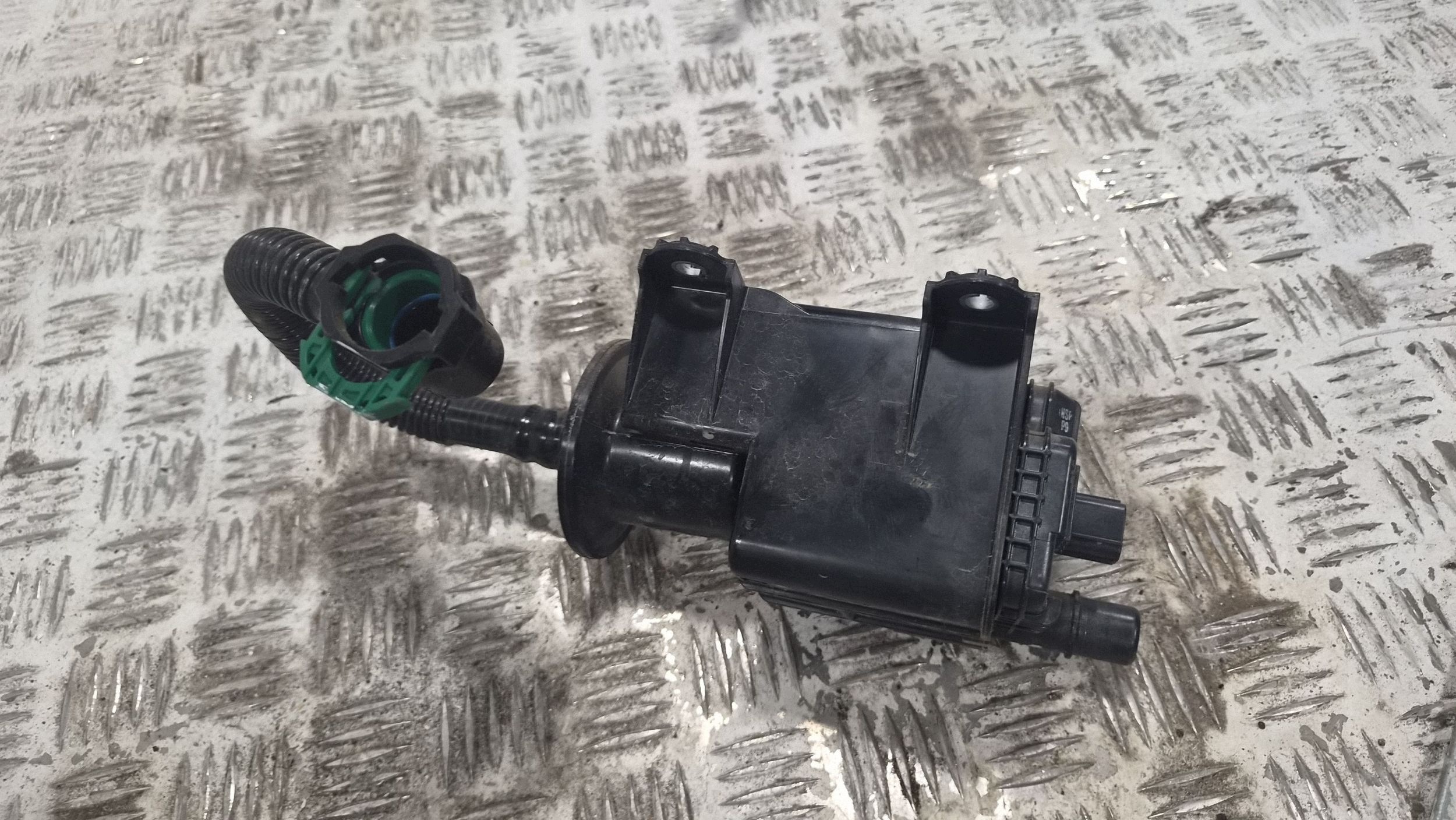 Fuel Tank Vent Valve Toyota RAV4 XA50 OEM MX0821000100