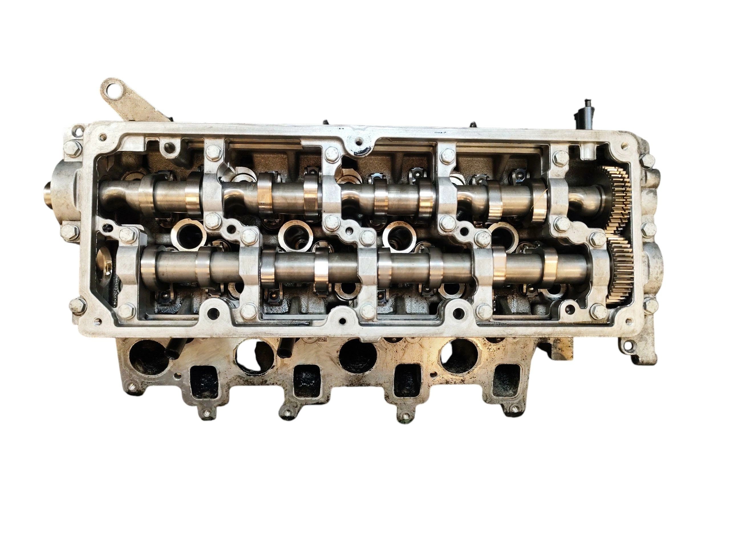 Cylinderhuvud VW Passat B7 Golf VI Touran Polo V 1.6 TDI CAY