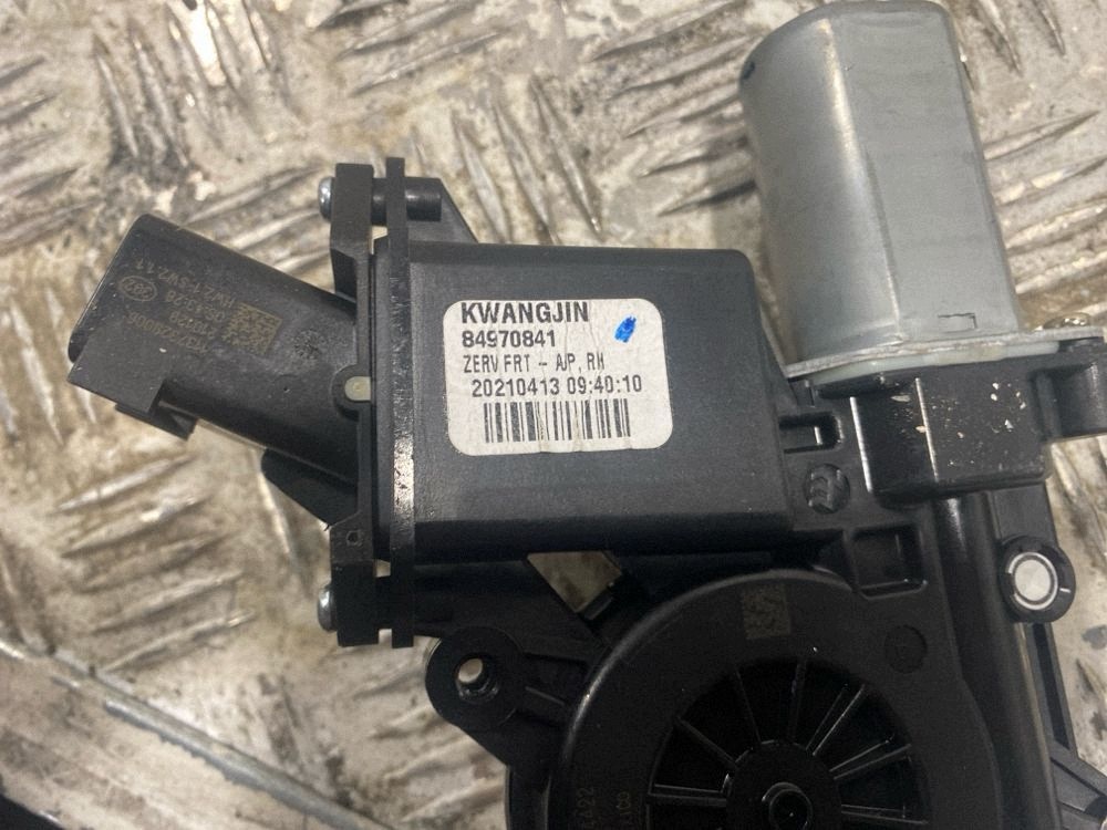 Motor Elevador de Vidro Dianteiro Direito Corvette C8 84970841 image 4