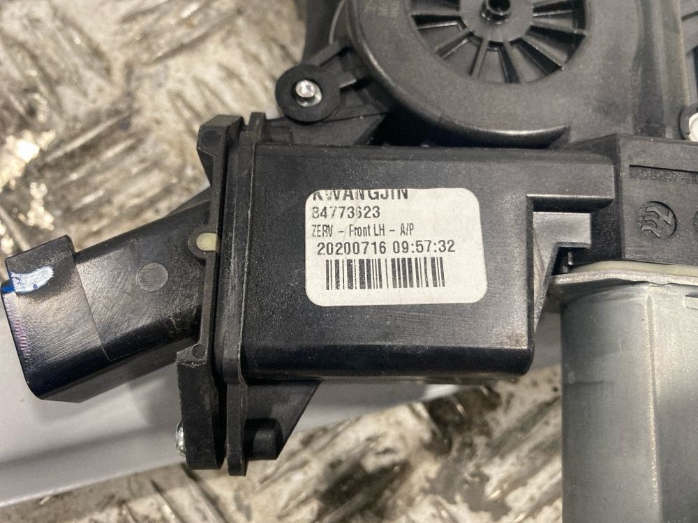 Motor Elevador de Vidro Dianteiro Esq. Corvette C8 84773623 image 9