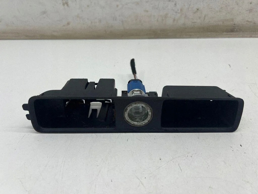 Allume-cigare AUDI 83C863349 1.5L 110kW 2019 image 2