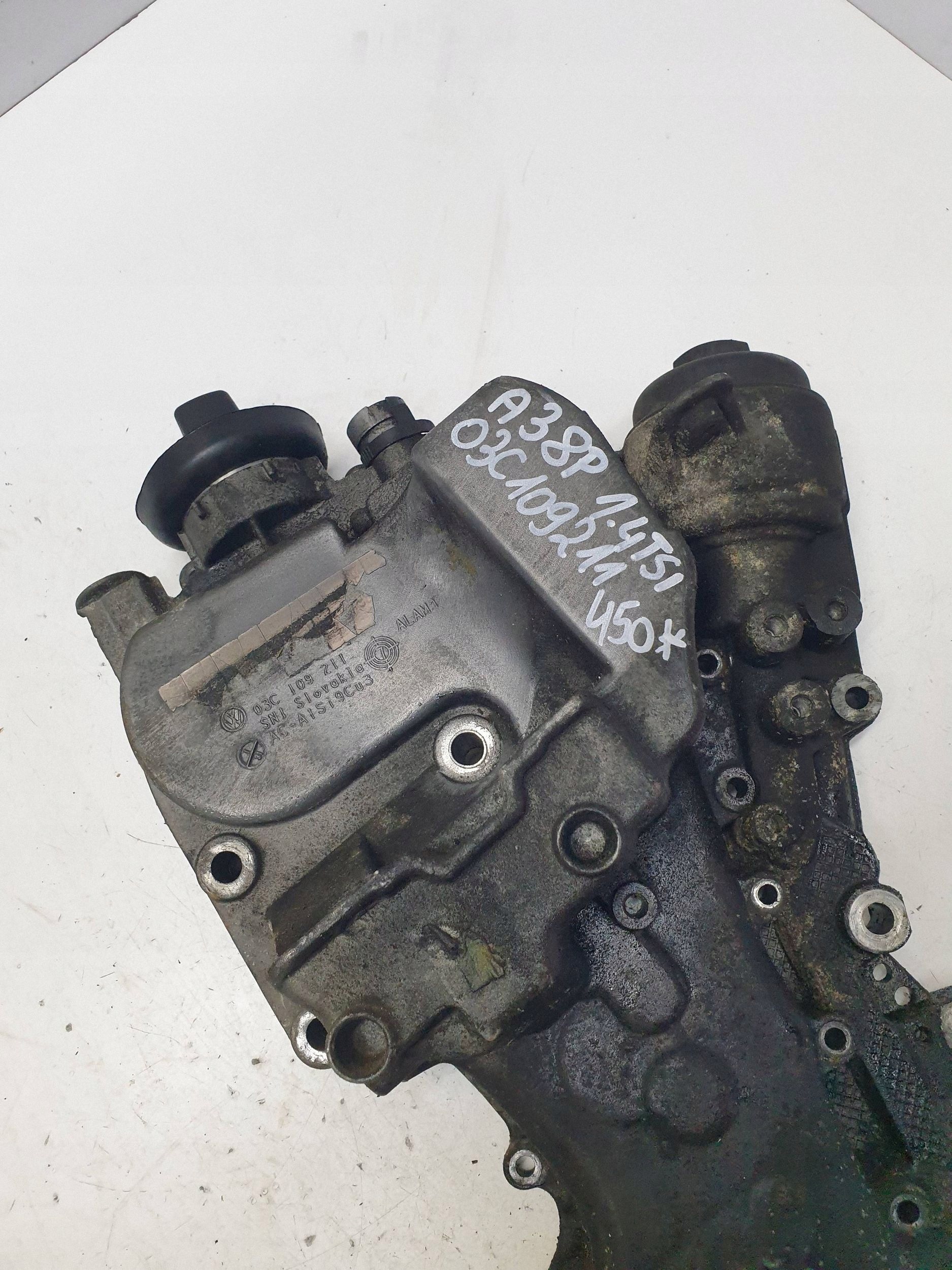 Carter de distribution Audi A3 8P 1.4 TSI 03C109211 image 4