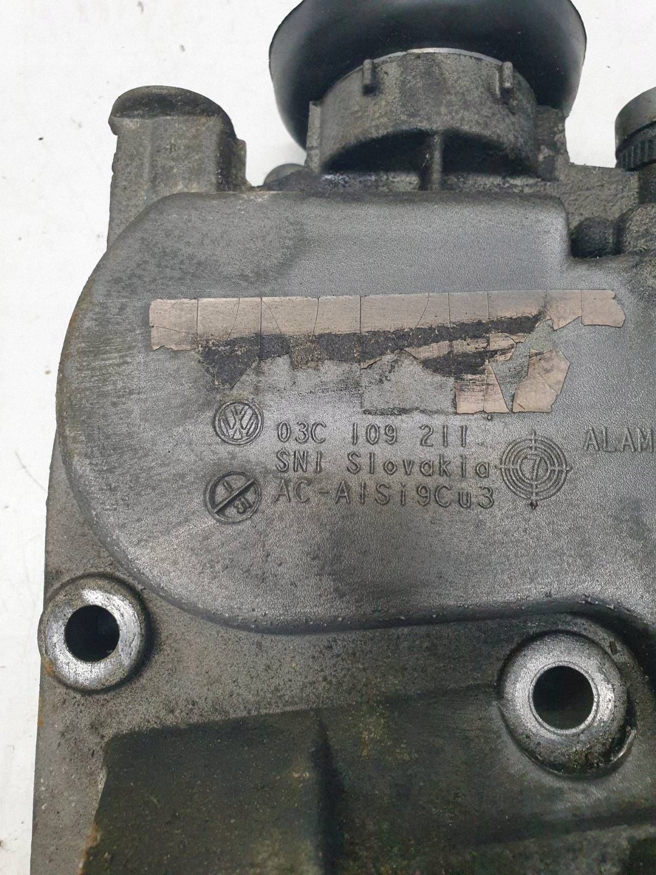 Carter de distribution Audi A3 8P 1.4 TSI 03C109211 image 8