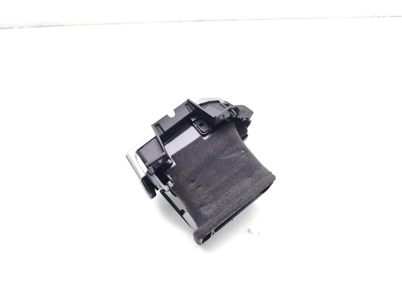 Grade de Ventilação Audi Q5 2013 Dianteira Esquerda Usada image 3