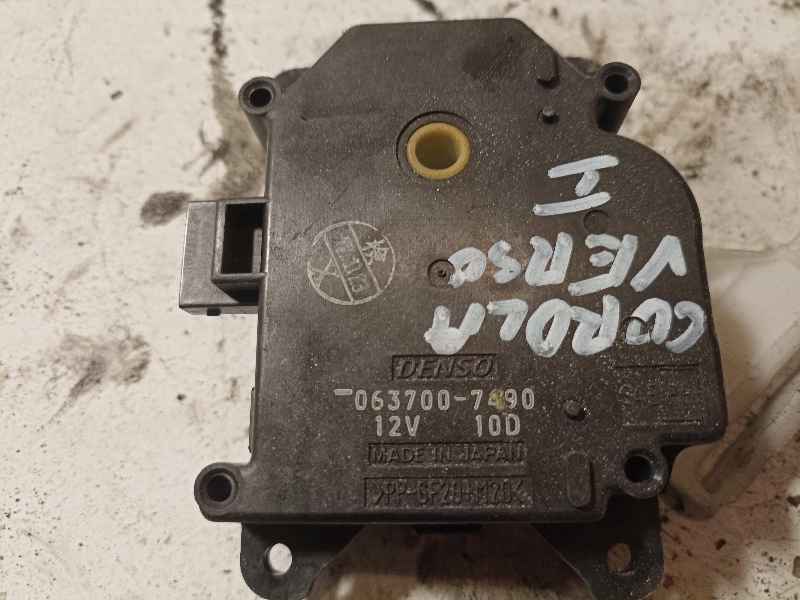 Toyota Corolla Verso lämmityslaitteen läppämoottori