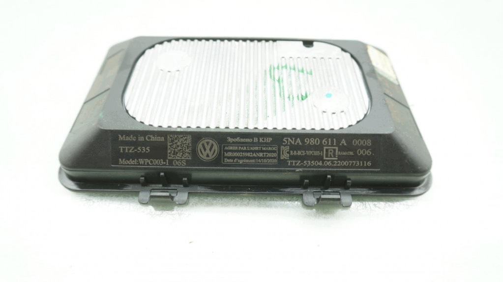 VW Golf VIII Induktionsladegerät M-34172-5NA980611A image 3