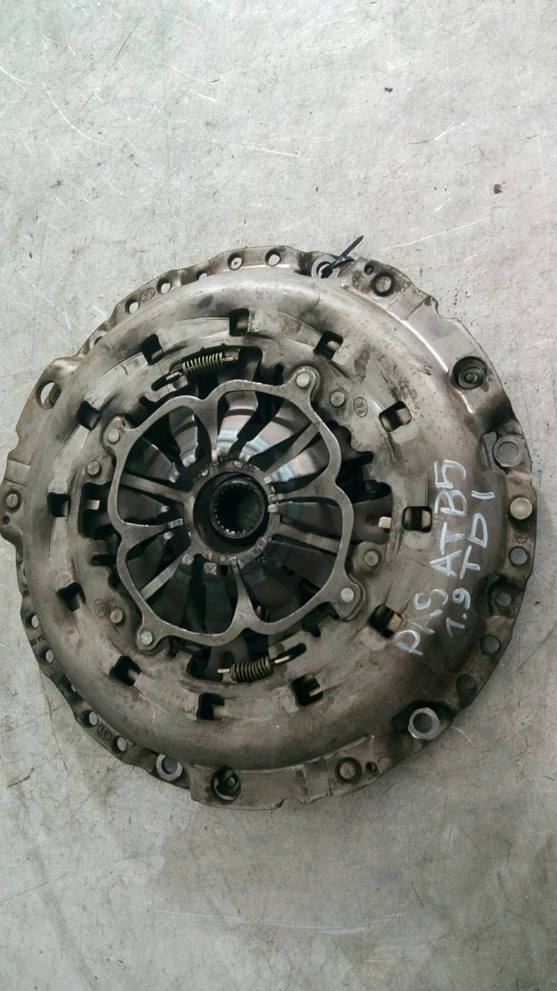 Kytkin Volkswagen Passat B5 1.9 TDI 124029910