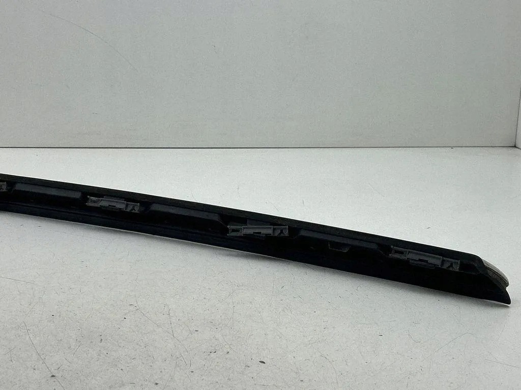 Citroen DS5 Windshield Trim Right Front OEM 9687247980 image 5