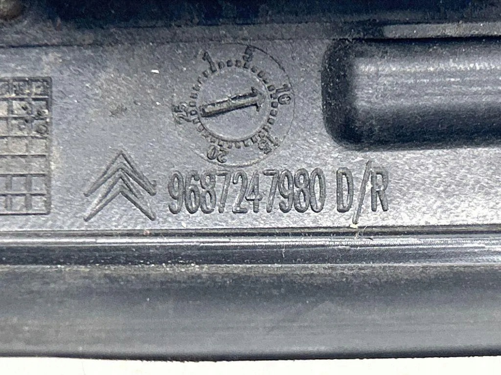 Citroen DS5 Windshield Trim Right Front OEM 9687247980 image 7