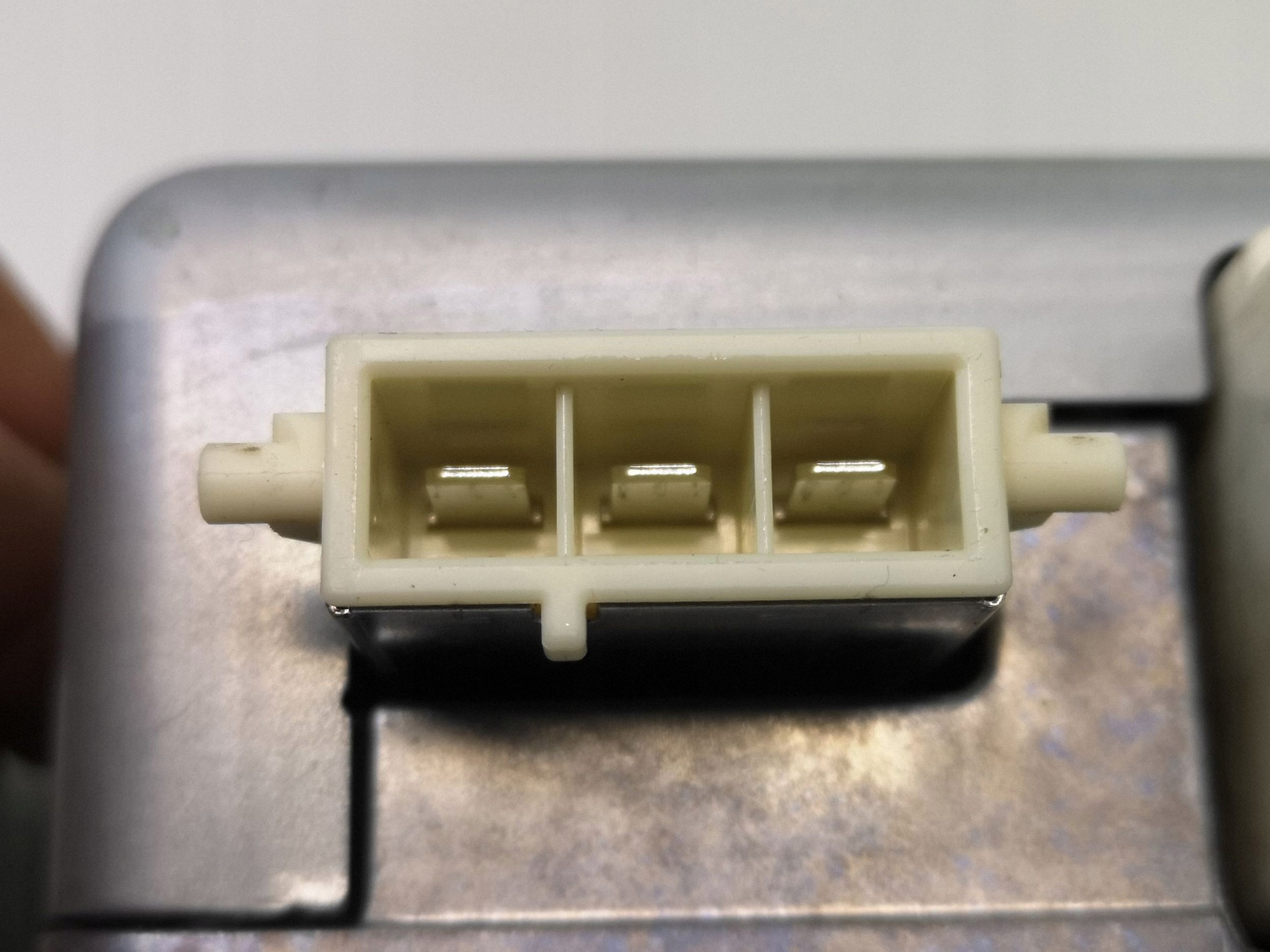 2008 Toyota Auris 150 ESP Control Unit 896512180 image 4