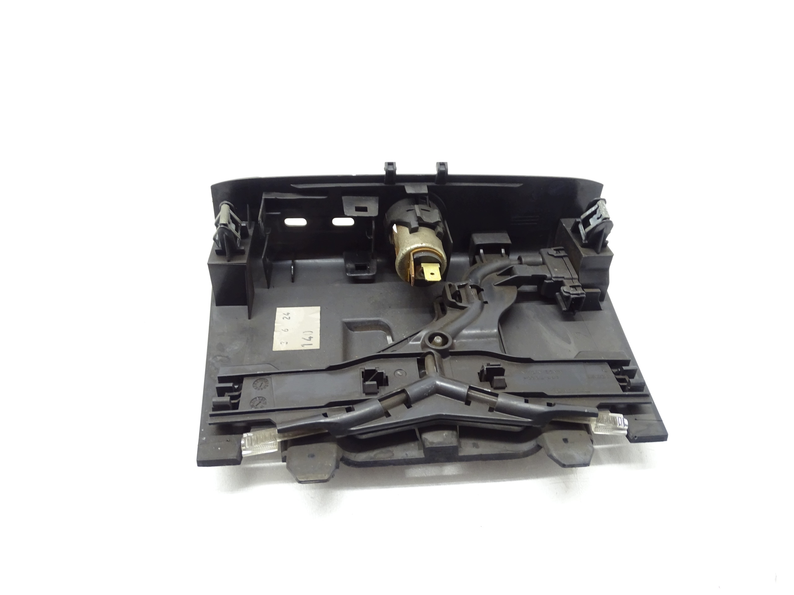 Prise allume-cigare USB Volvo XC40 32275533 image 4