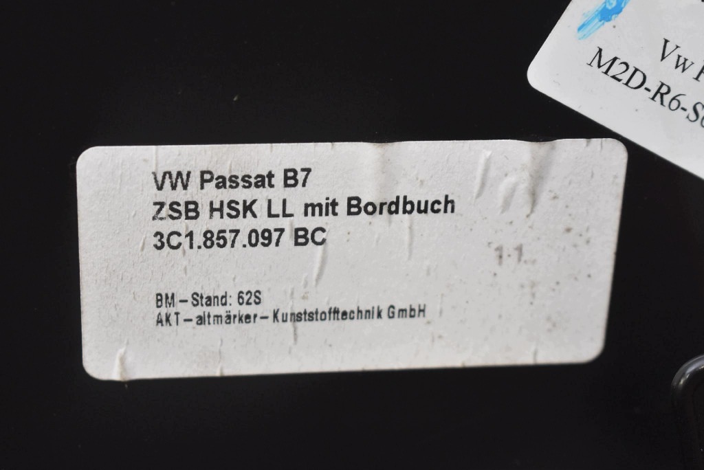 Guantera VW Passat CC 3C1857097BC Usado image 9