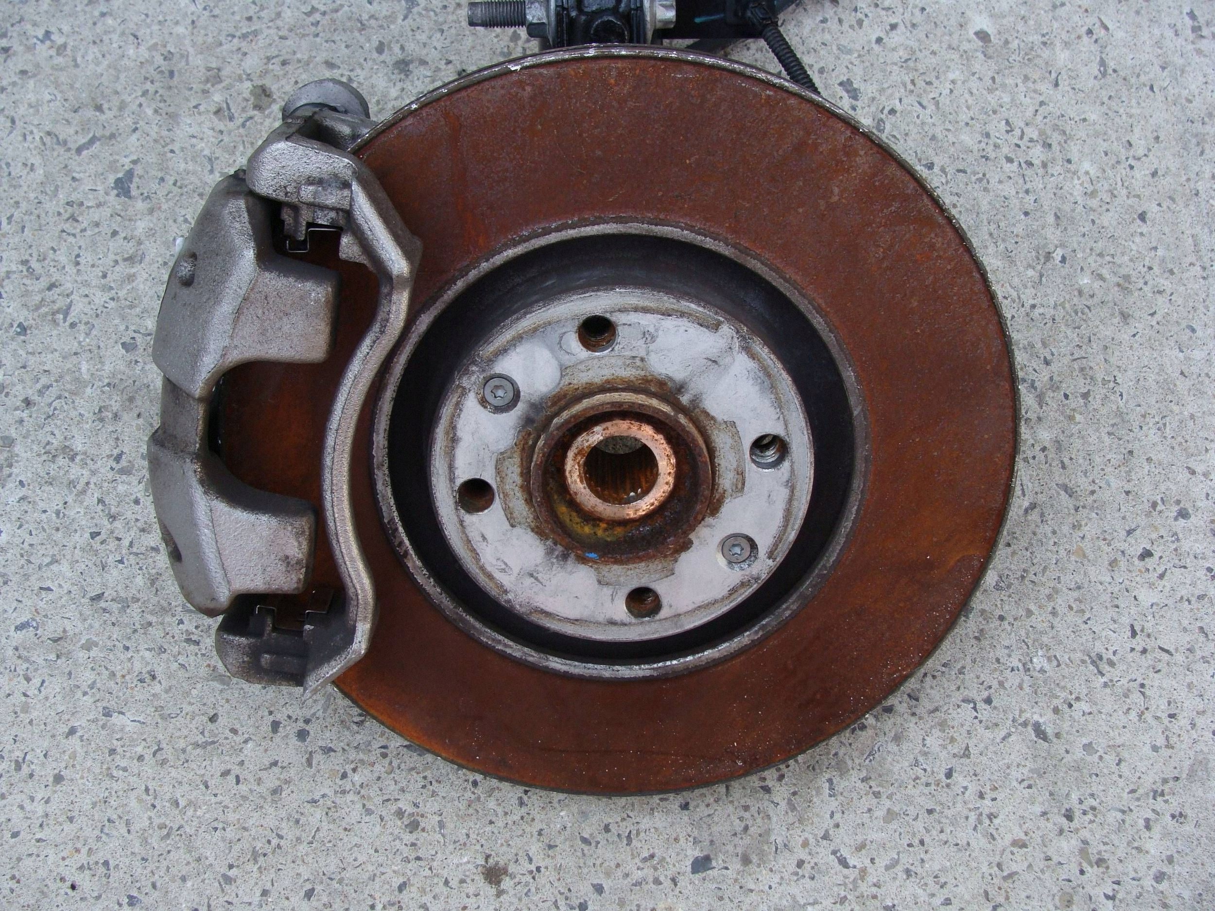Demper Fusee Links Peugeot 2008 II 2023 9864566380