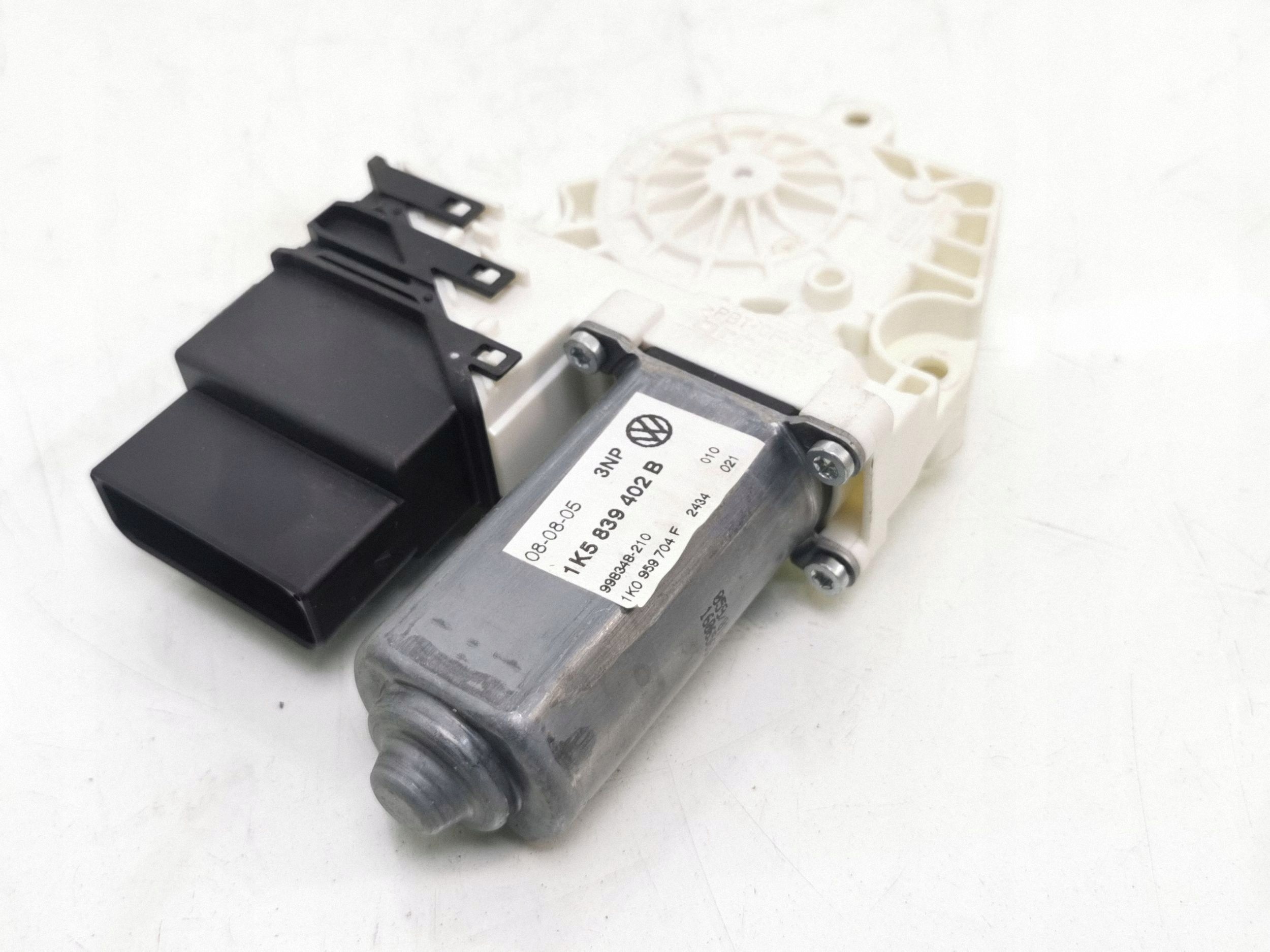 Motor de Vidro Traseiro Direito VW Jetta 1K5839402B image 9
