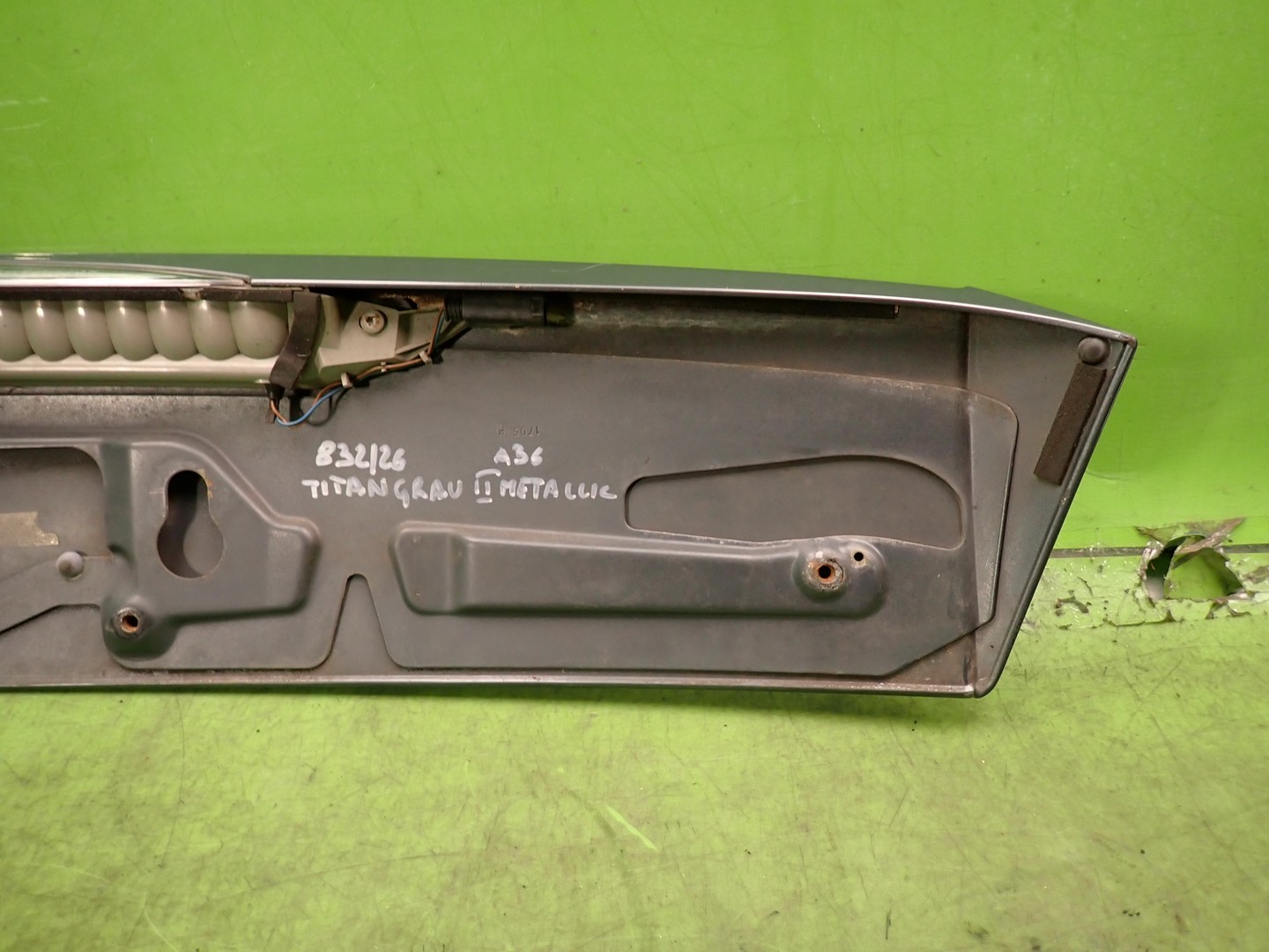 Spoiler BMW 5 E60 E61 2006 OEM 7061467 image 8