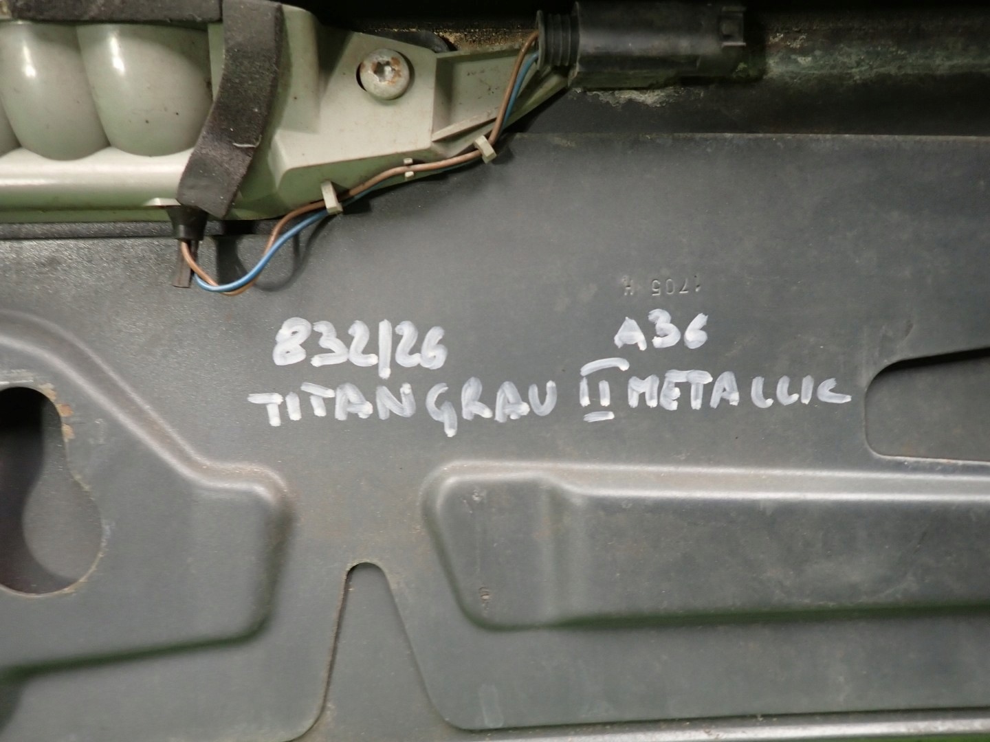 Spoiler BMW 5 E60 E61 2006 OEM 7061467 image 9