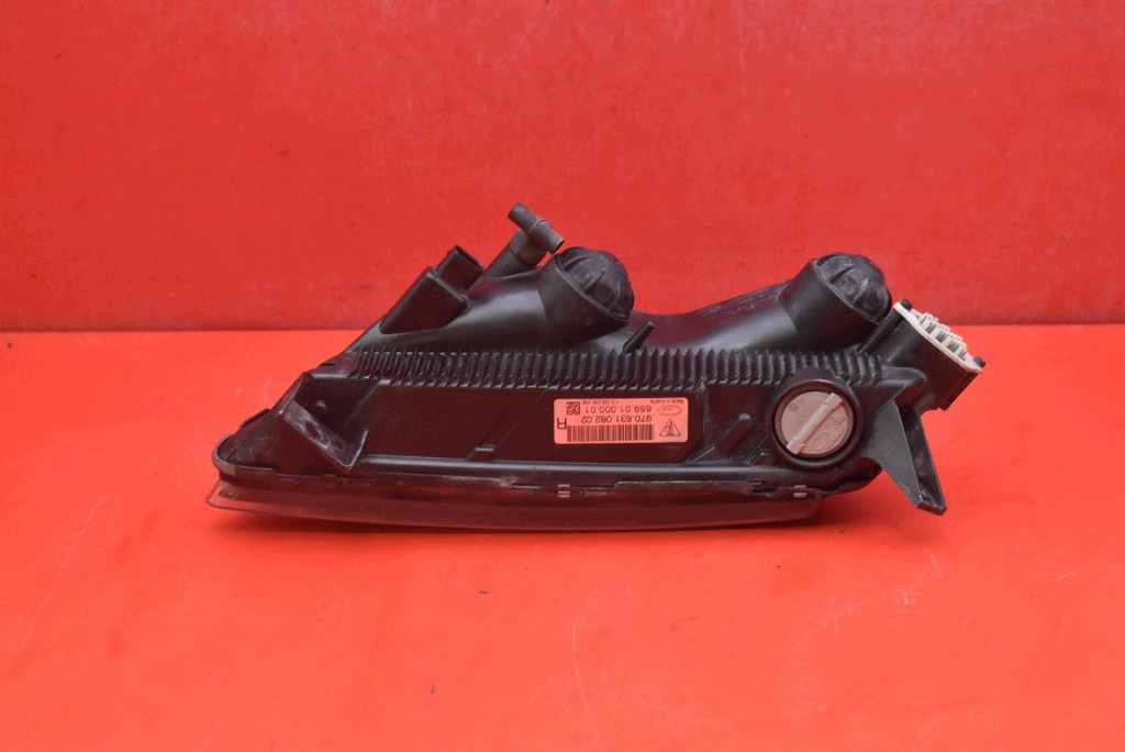Porsche Panamera 970 Front Right Halogen Headlight image 4