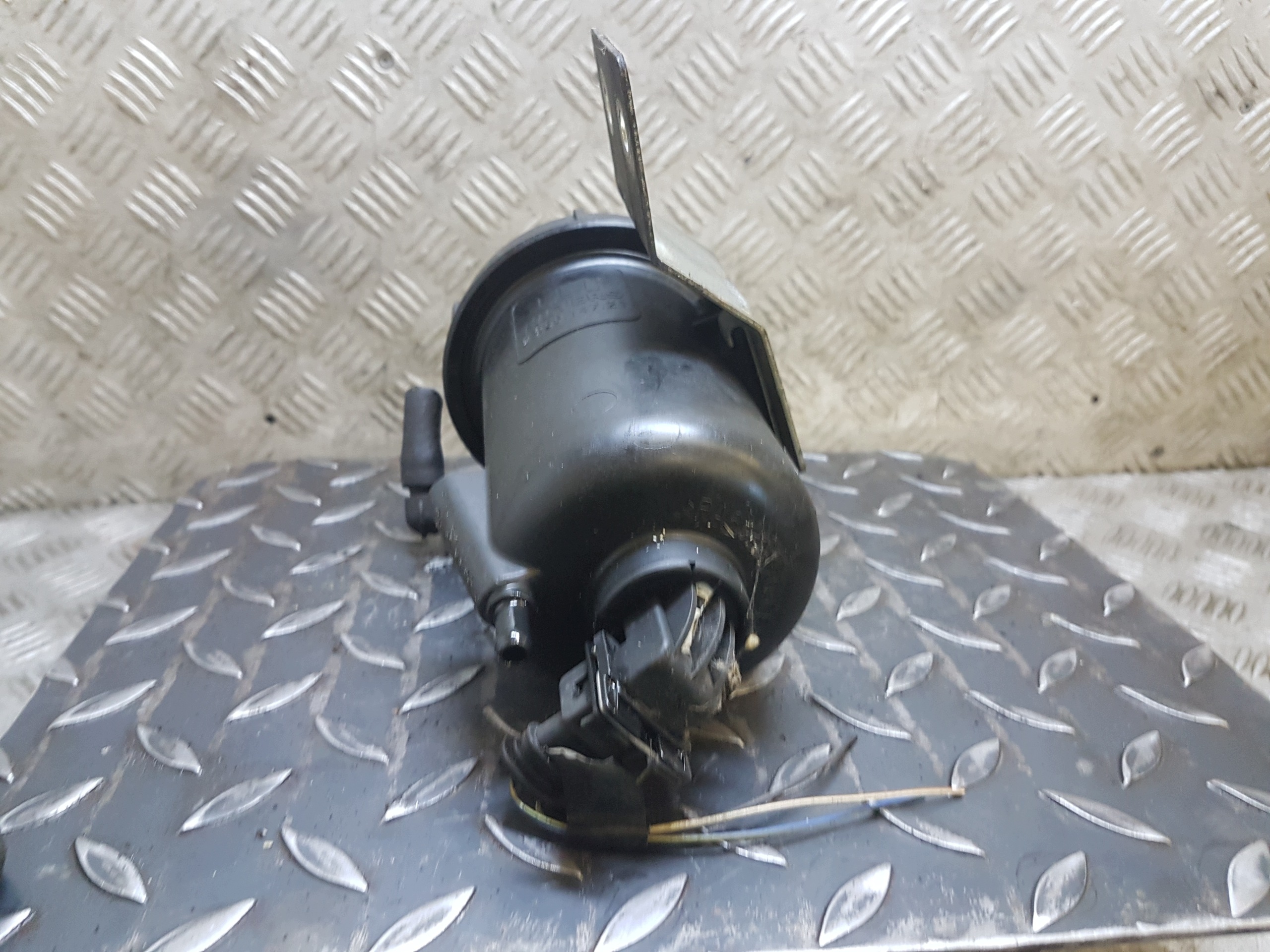 Kraftstofffiltergehäuse Fiat Ducato 3 2.2 D OEM 235514721 image 3